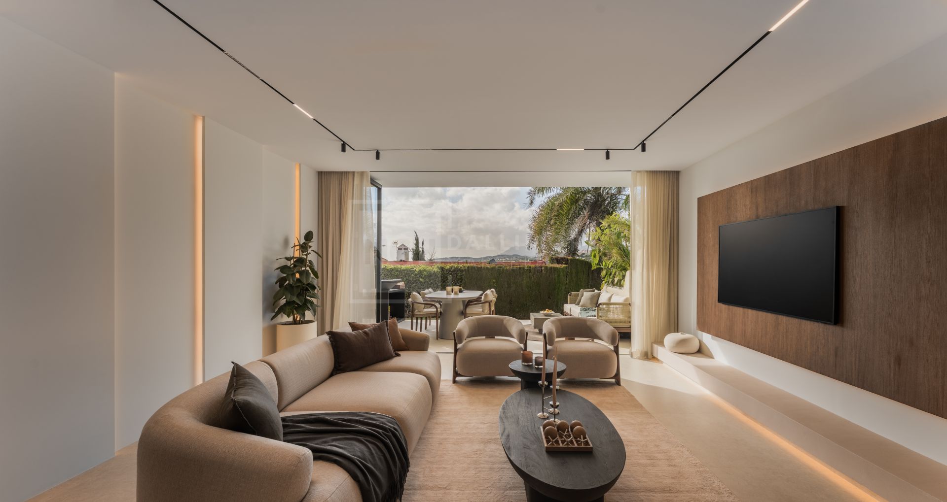 Contemporary Townhouse With 3 Bedrooms, Solarium And Open Views In Altos De Aloha