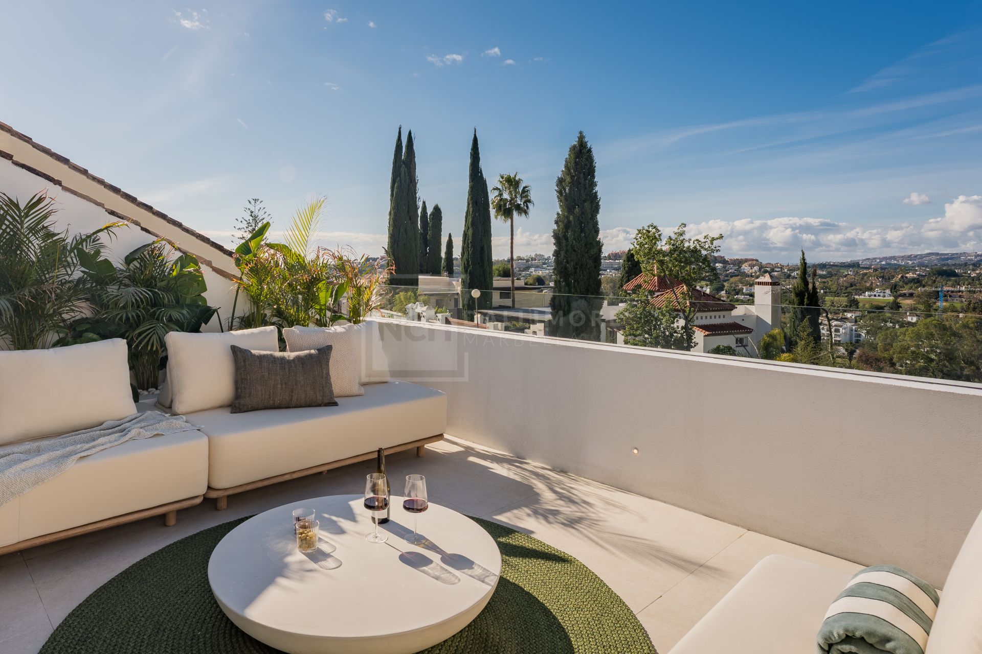 Contemporary Townhouse With 3 Bedrooms, Solarium And Open Views In Altos De Aloha