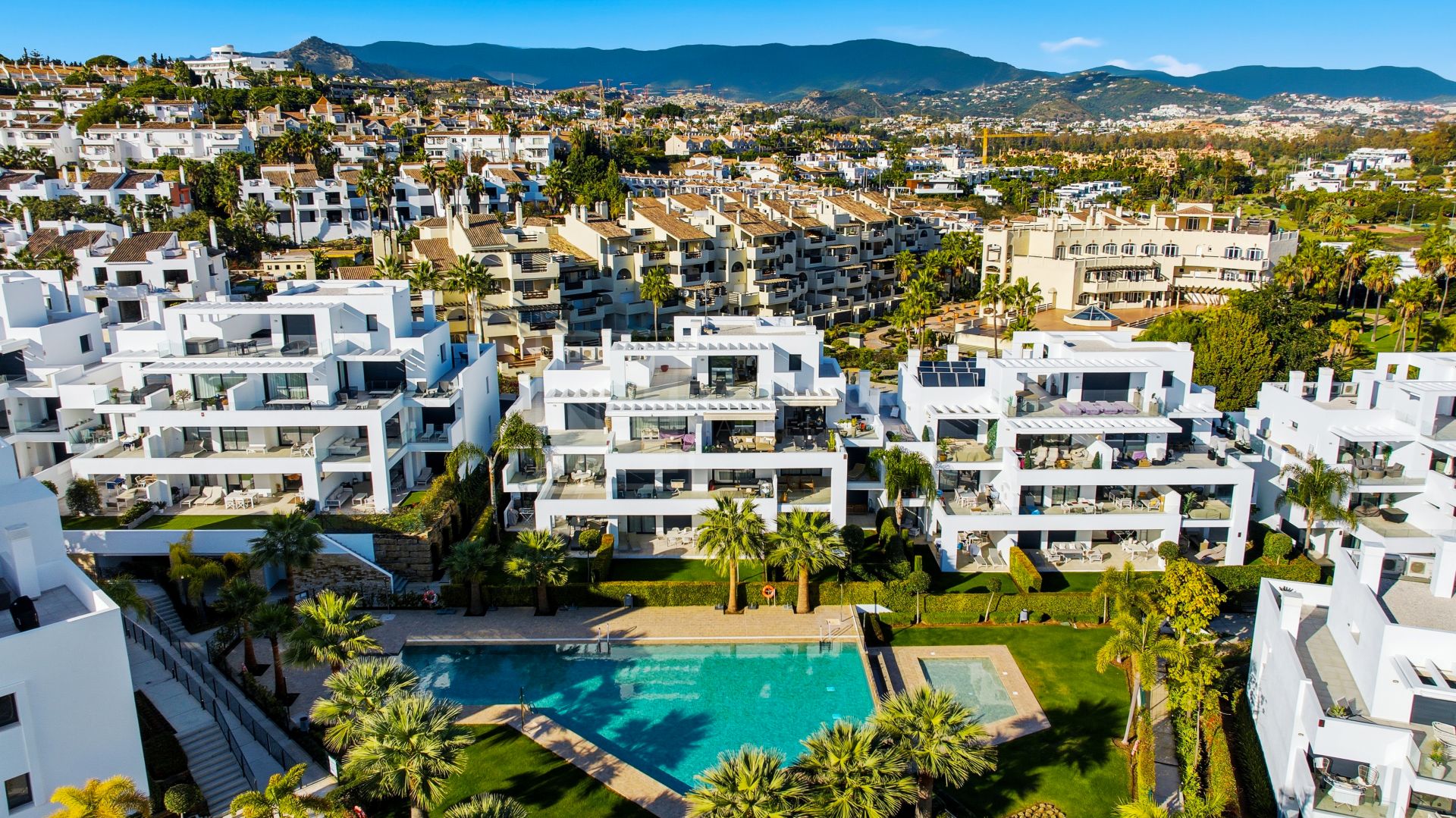 3-Bedroom Duplex Penthouse in El Paraiso, Estepona – Modern Luxury Living