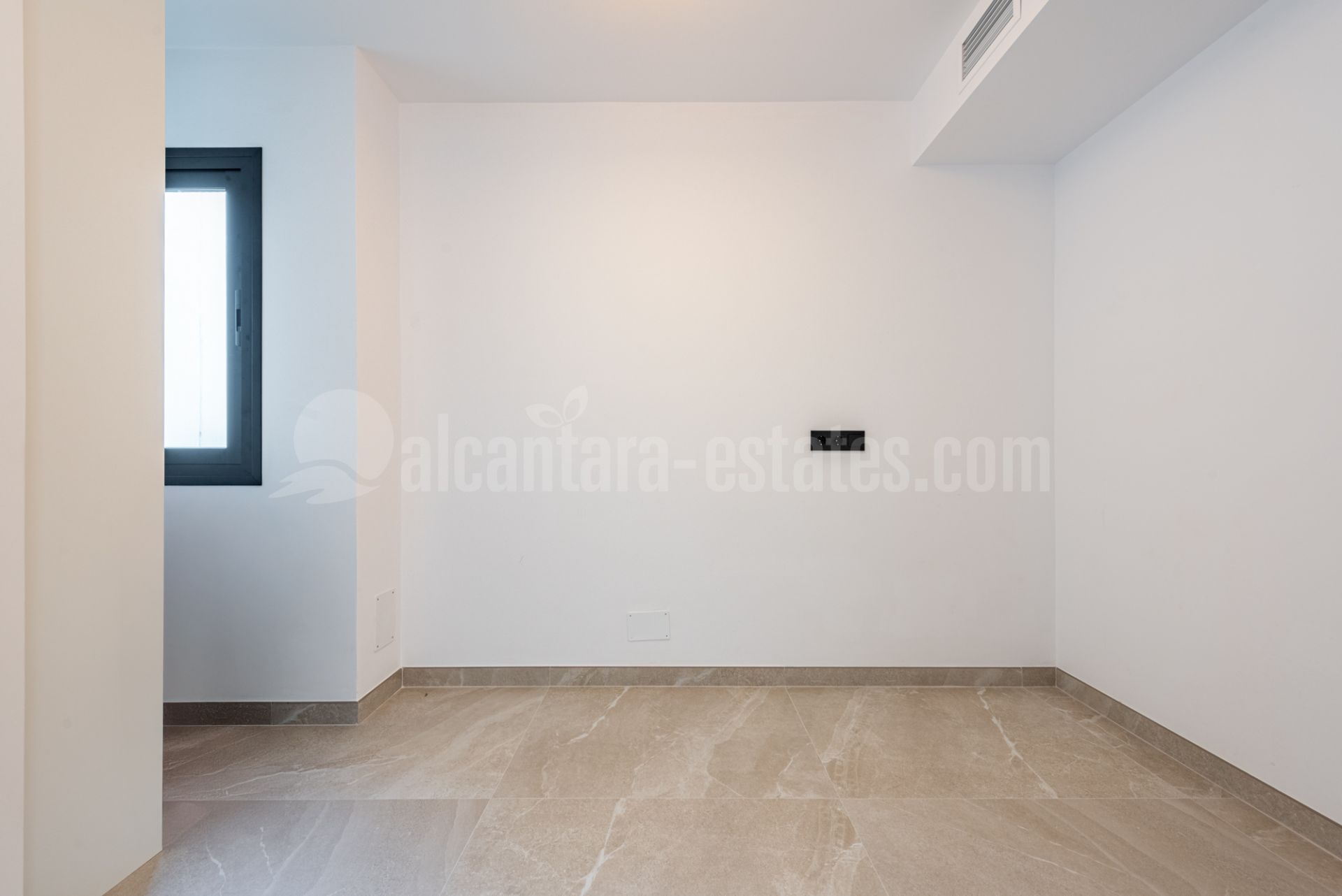 Penthouse in Playa de la Fontanilla, Marbella