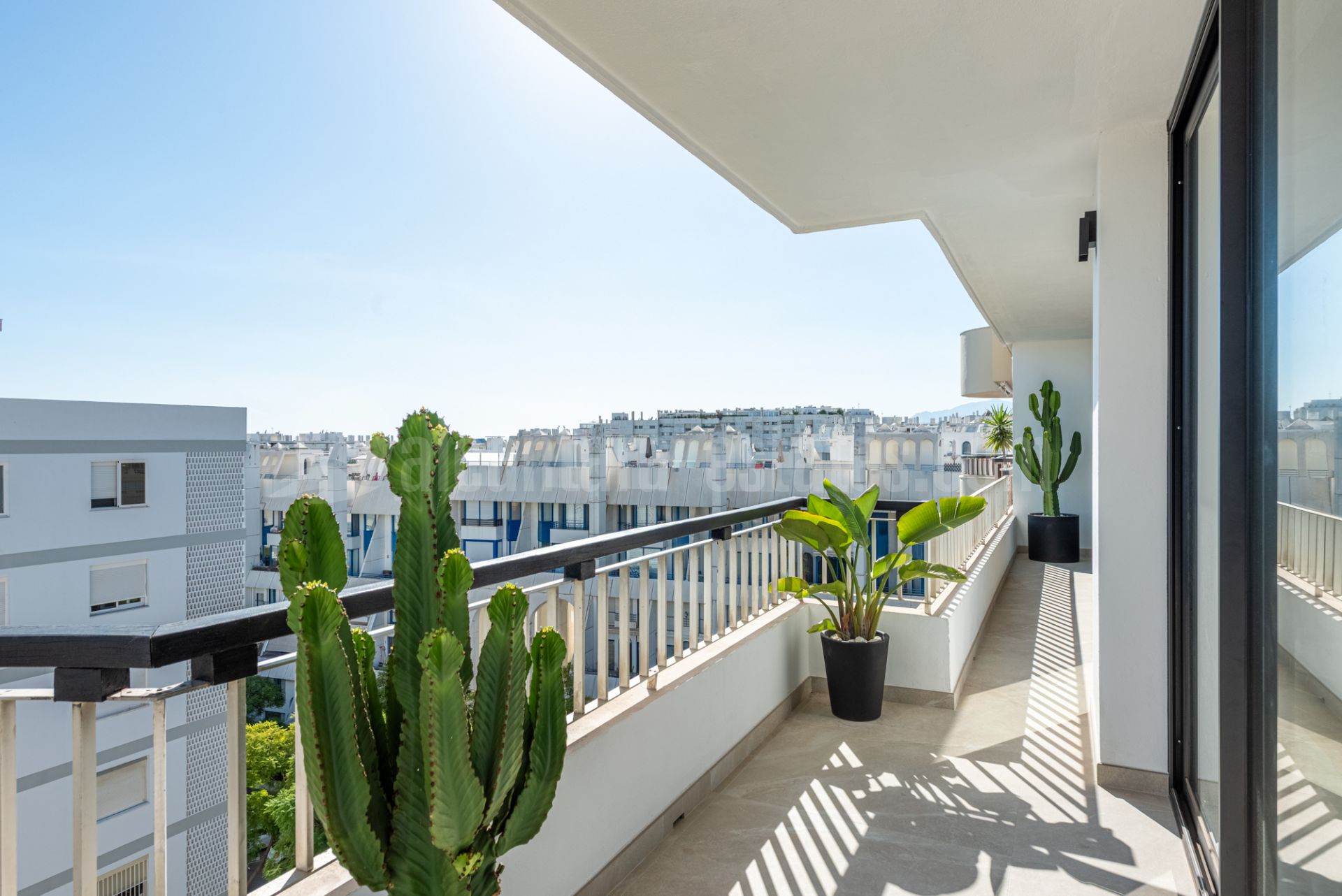 Penthouse in Playa de la Fontanilla, Marbella