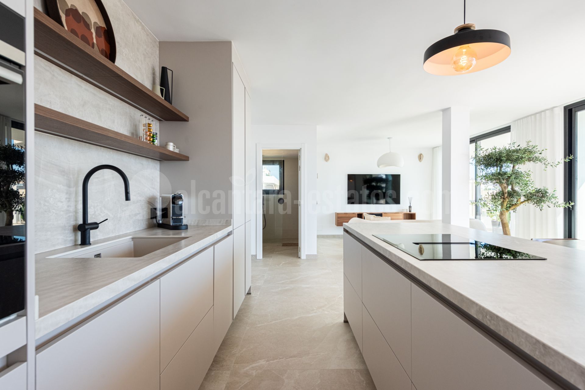 Penthouse in Playa de la Fontanilla, Marbella