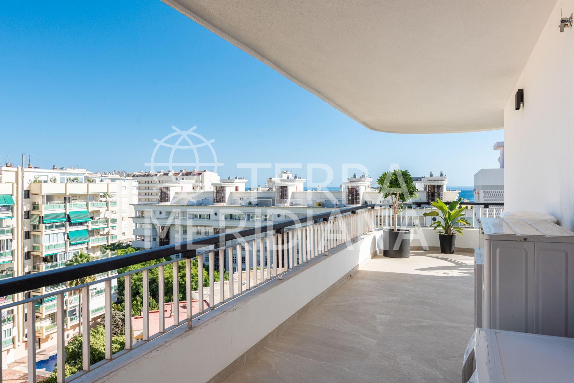 Penthouse in Playa de la Fontanilla, Marbella