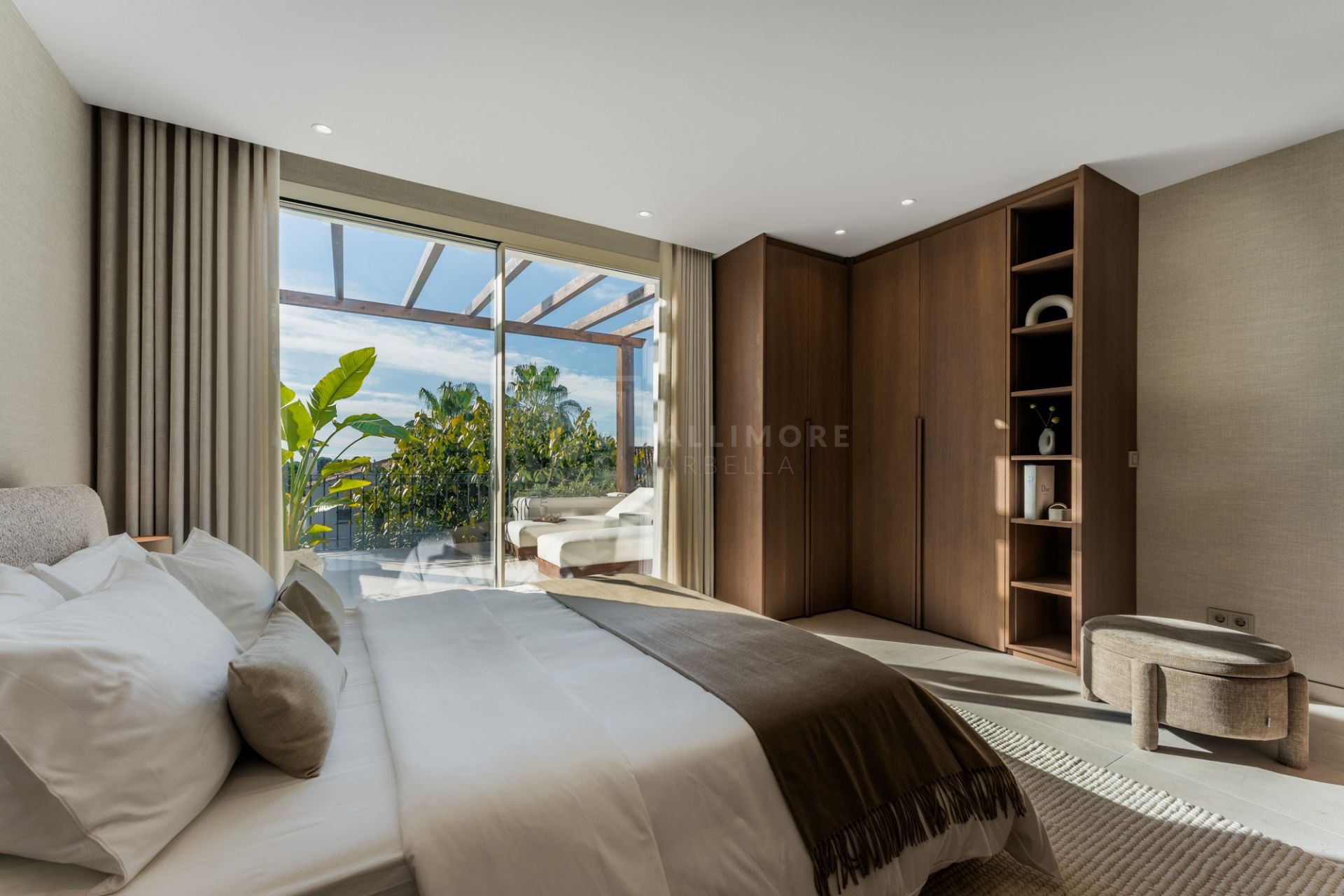 Semi-Detached Corner Villa in Altos de Salamanca – Marbella Golden Mile