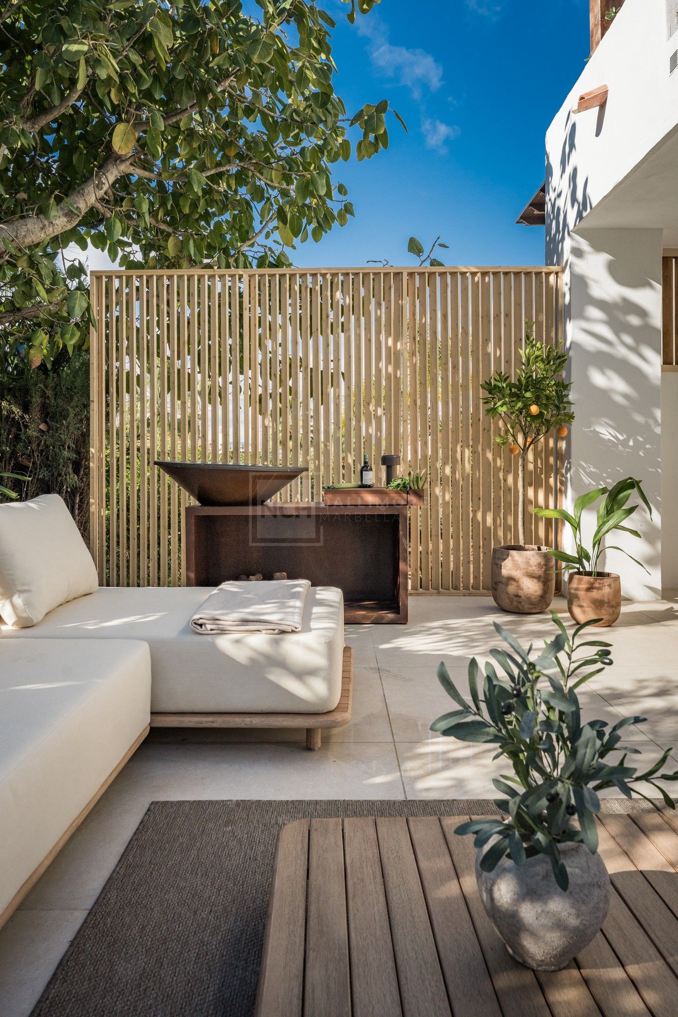 Semi-Detached Corner Villa in Altos de Salamanca – Marbella Golden Mile