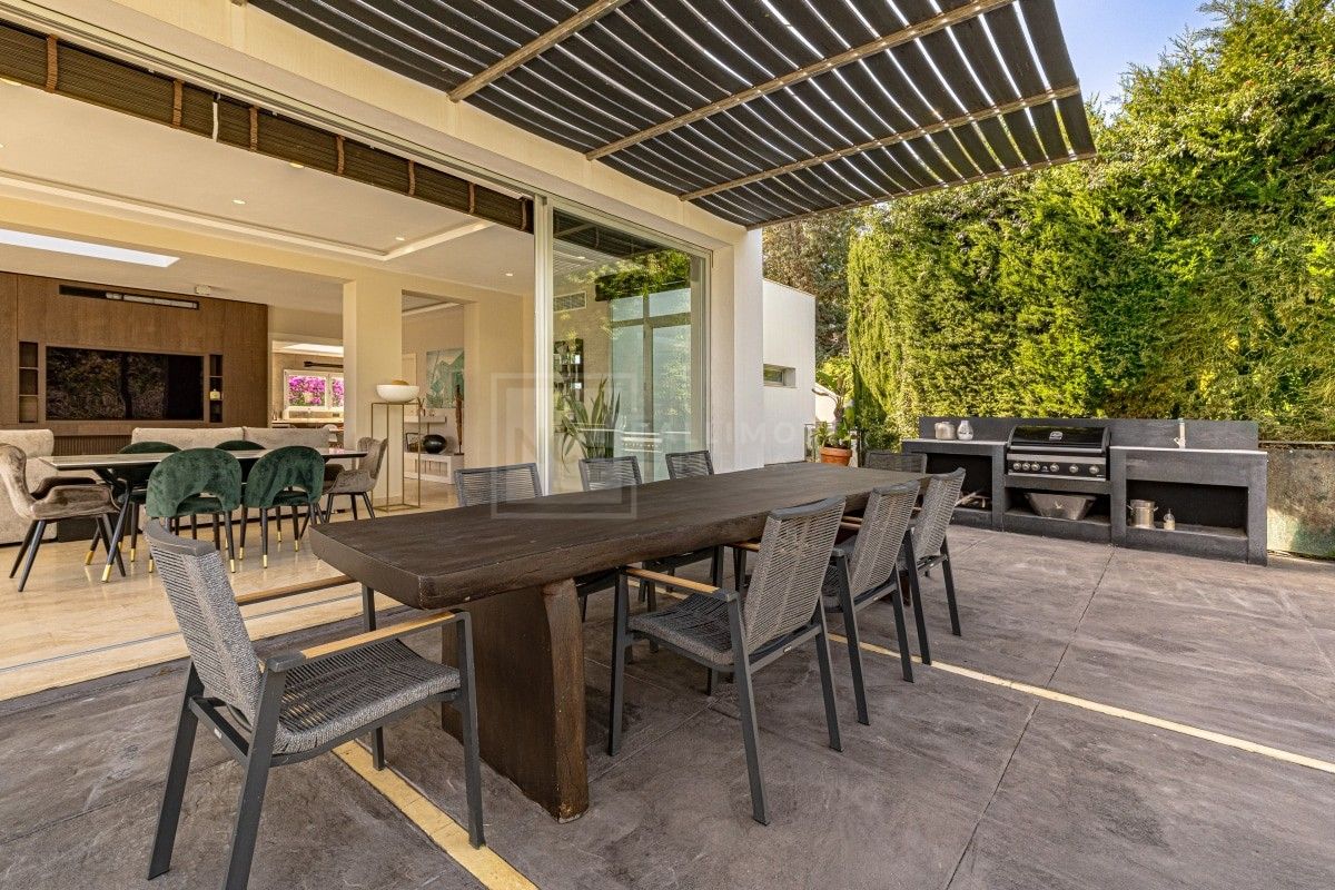 Contemporary Villa in The East of Marbella.