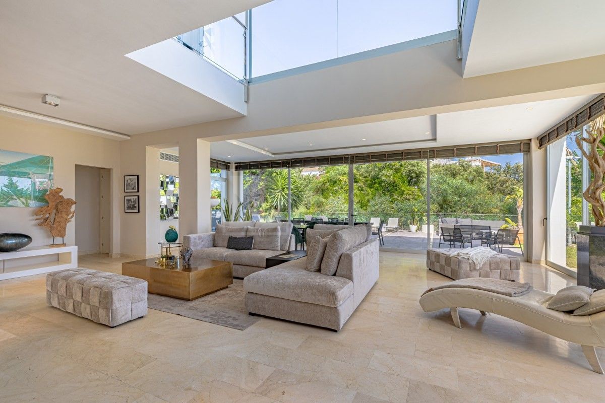 Contemporary Villa in The East of Marbella.