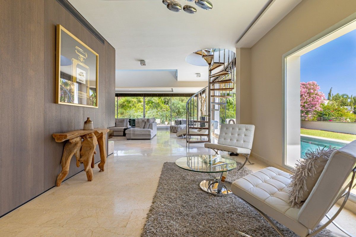 Contemporary Villa in The East of Marbella.