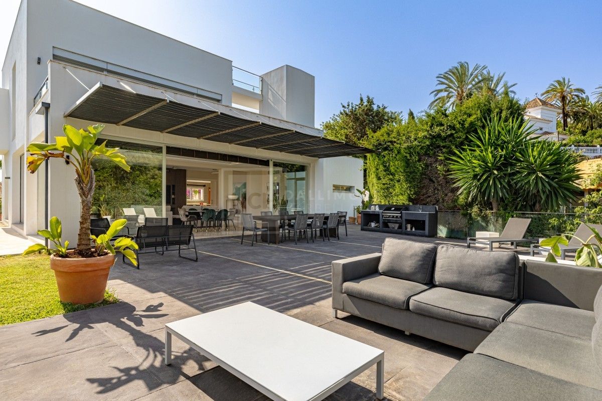 Contemporary Villa in The East of Marbella.