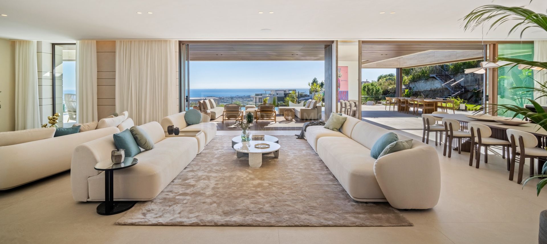 Villas de lujo a estrenar con vistas panorámicas al mar en La Quinta