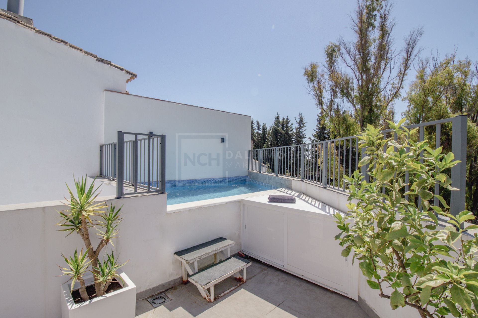 Excepcional villa pareada de nueva construcción en el corazón de San Pedro de Alcántara