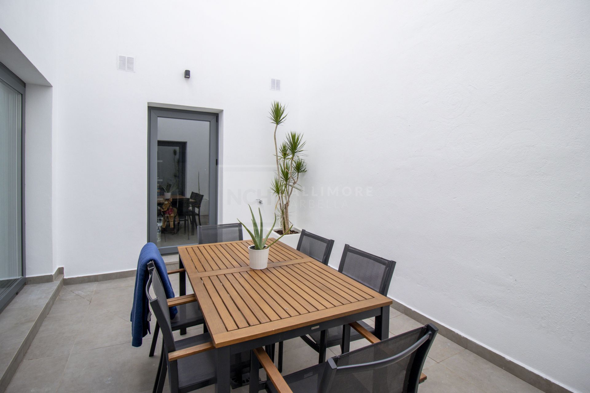 Excepcional villa pareada de nueva construcción en el corazón de San Pedro de Alcántara