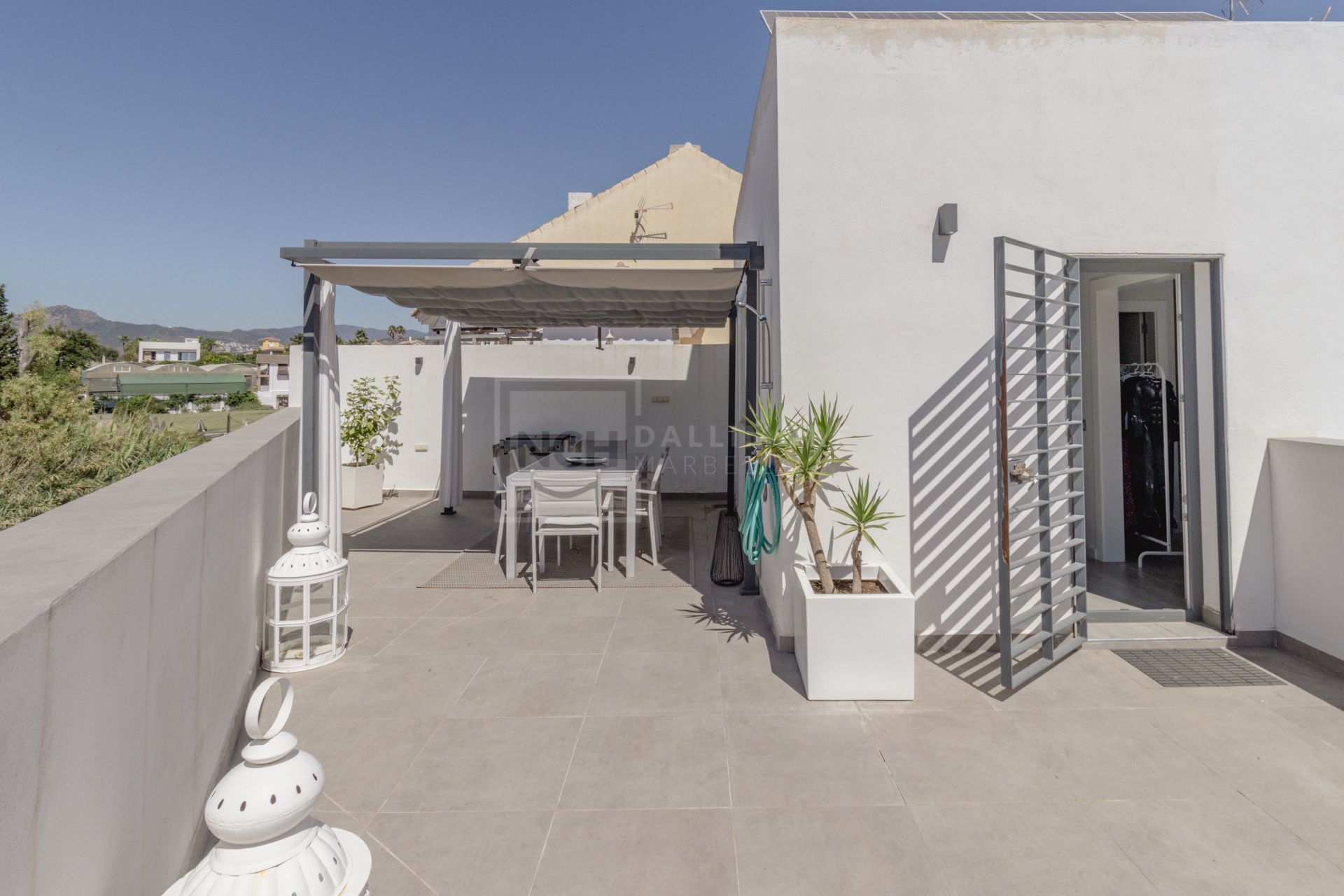 Excepcional villa pareada de nueva construcción en el corazón de San Pedro de Alcántara