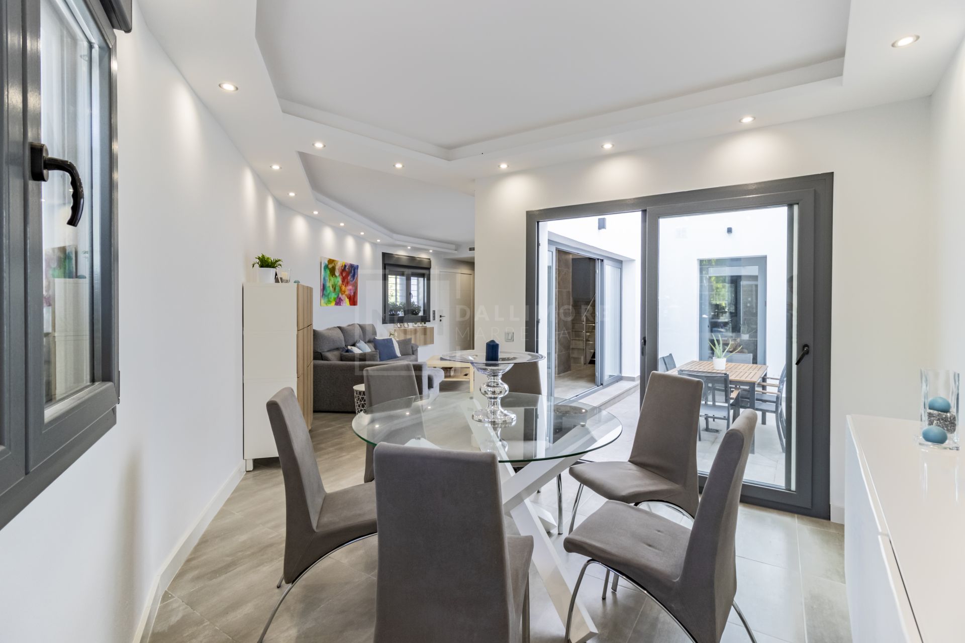 Excepcional villa pareada de nueva construcción en el corazón de San Pedro de Alcántara