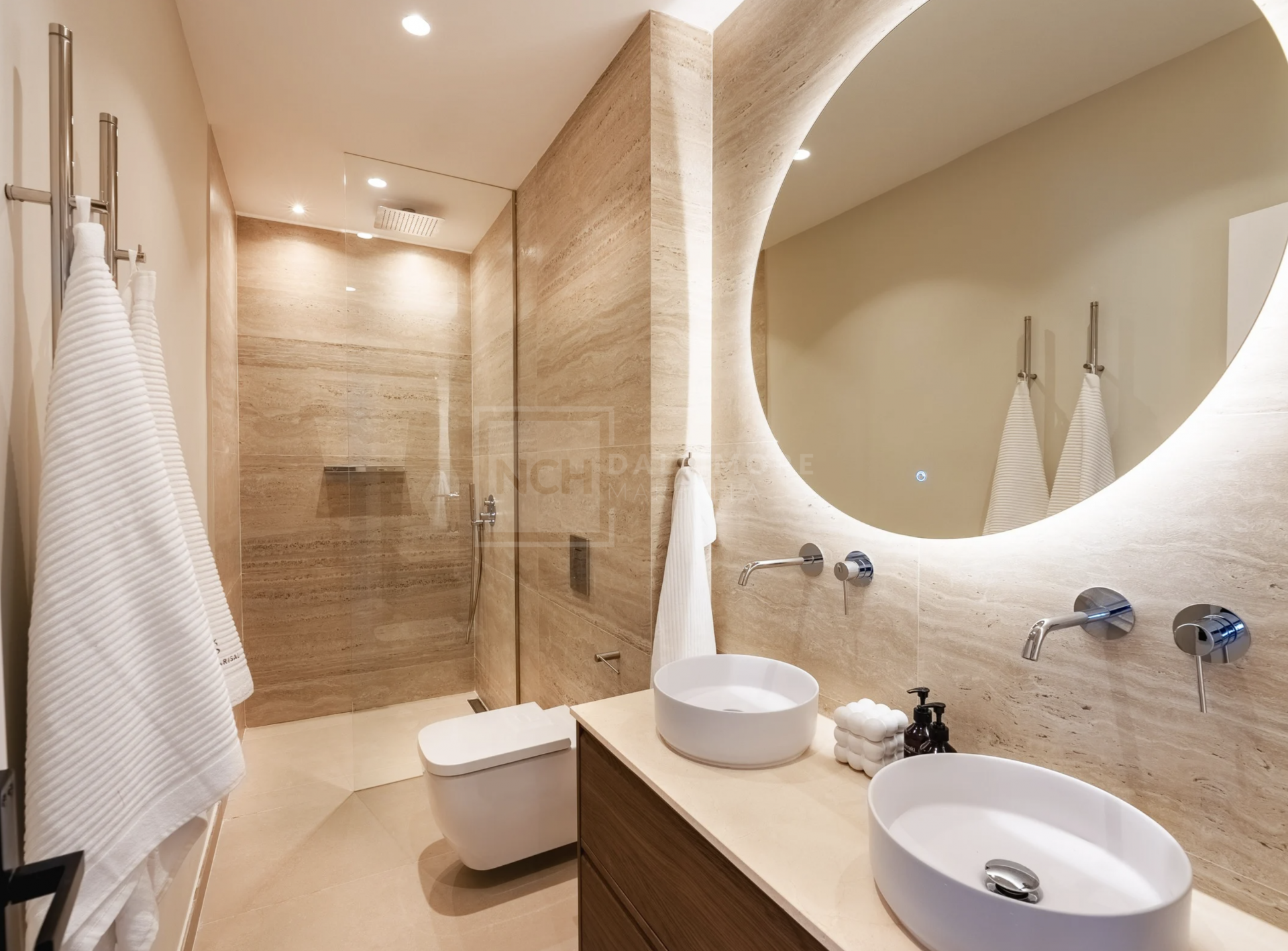 Elegant 5 Bedroom Luxury Residence With Sea Views On Marbella’s Golden Mile