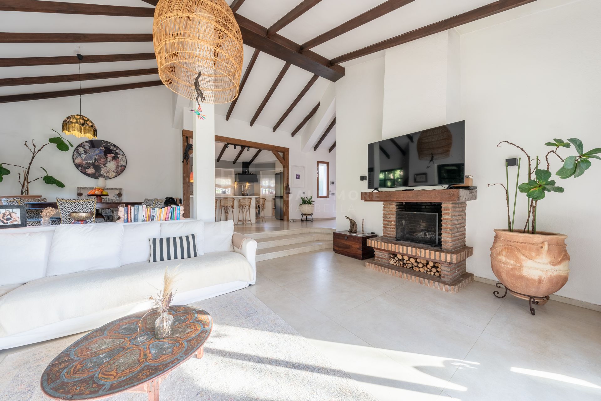 Charming & Artistic 4-Bedroom Villa in Atalaya