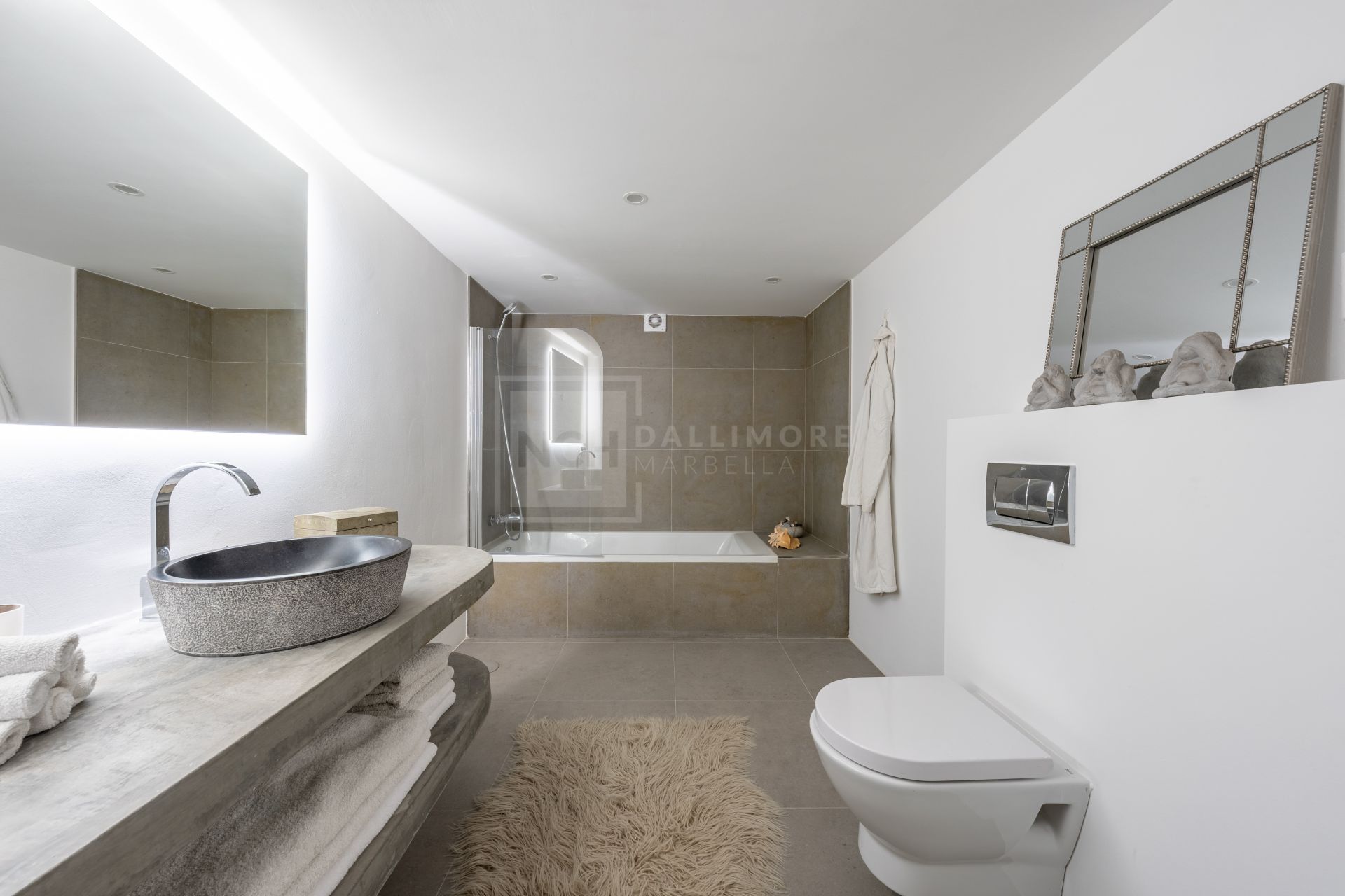 Charming & Artistic 4-Bedroom Villa in Atalaya