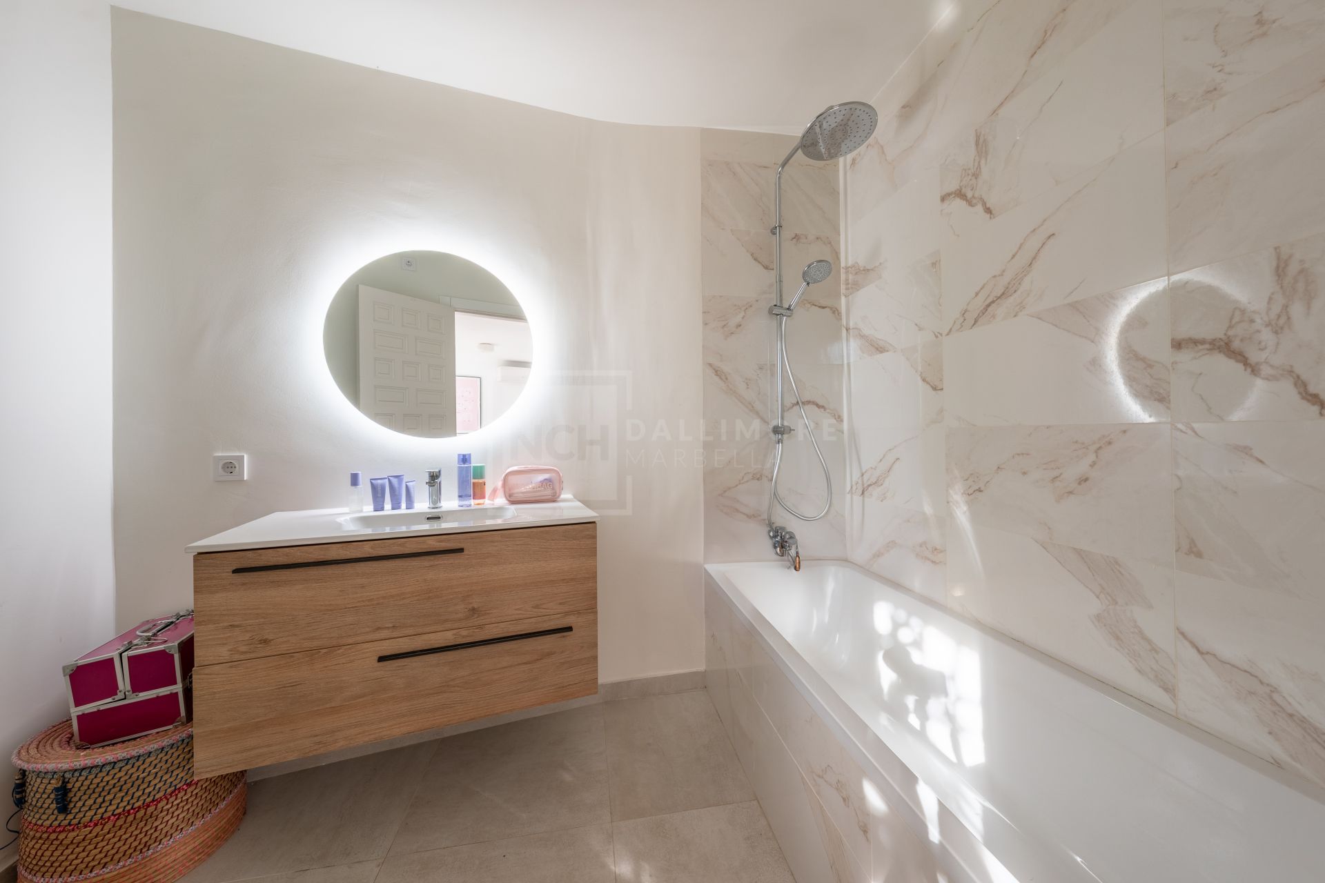 Charming & Artistic 4-Bedroom Villa in Atalaya