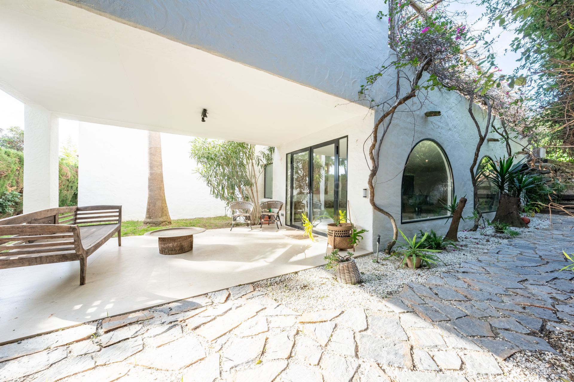 Charming & Artistic 4-Bedroom Villa in Atalaya