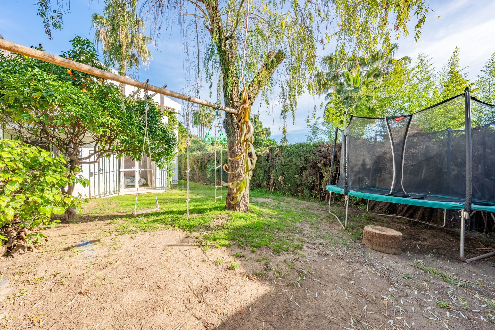 Charming & Artistic 4-Bedroom Villa in Atalaya