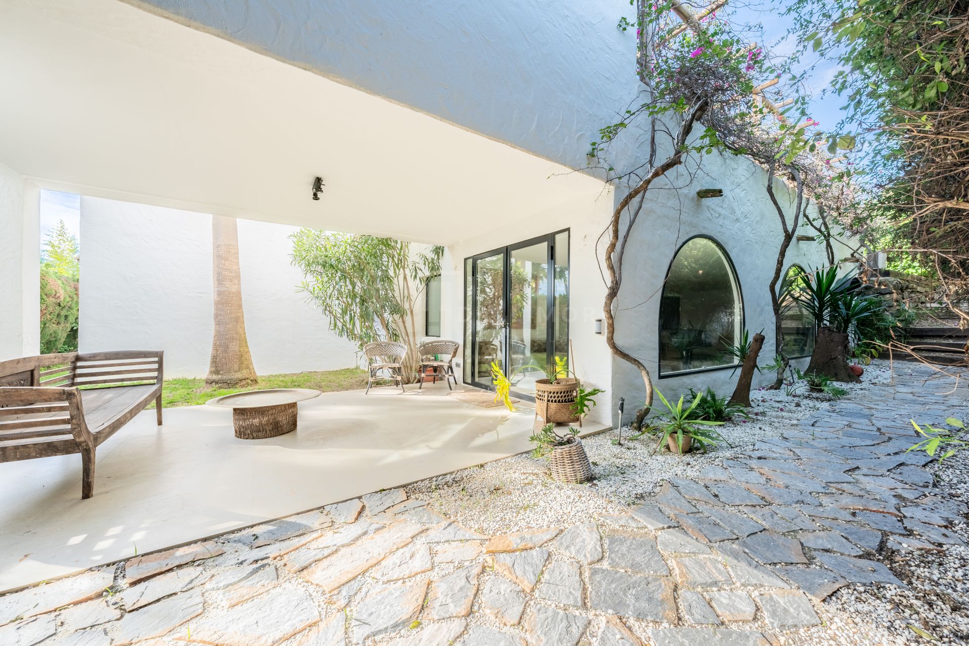 Charming & Artistic 4-Bedroom Villa in Atalaya