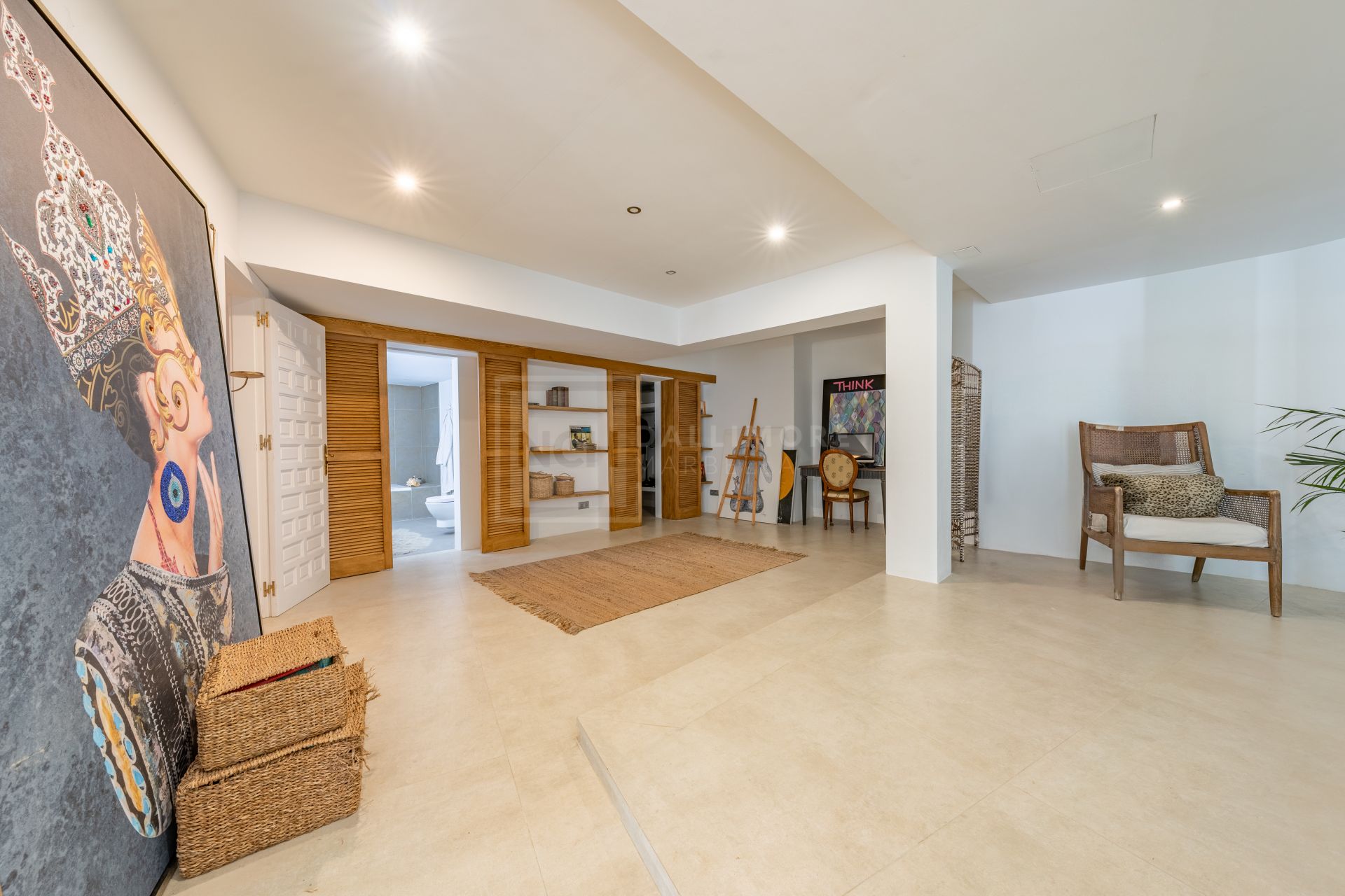 Charming & Artistic 4-Bedroom Villa in Atalaya