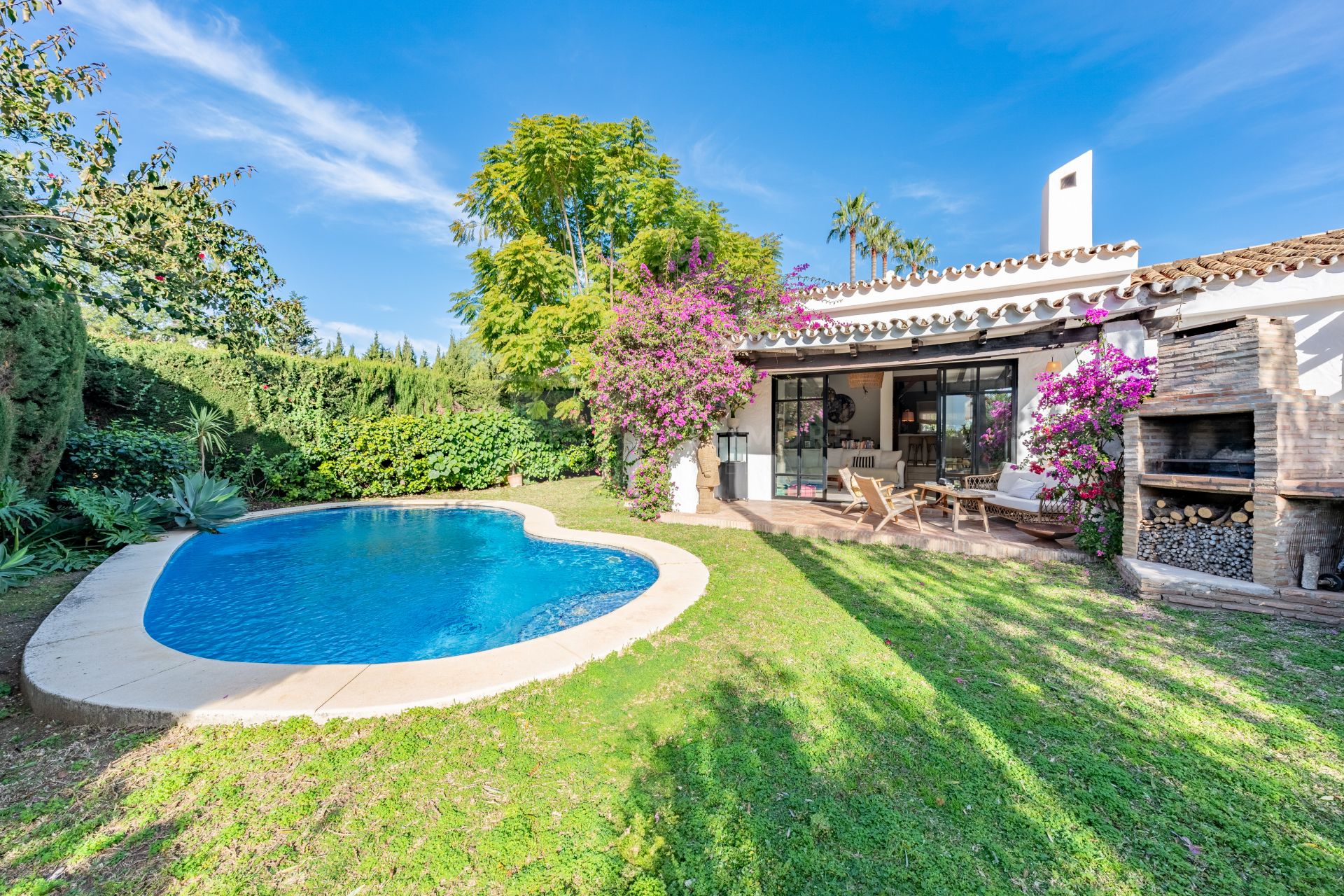 Charming & Artistic 4-Bedroom Villa in Atalaya