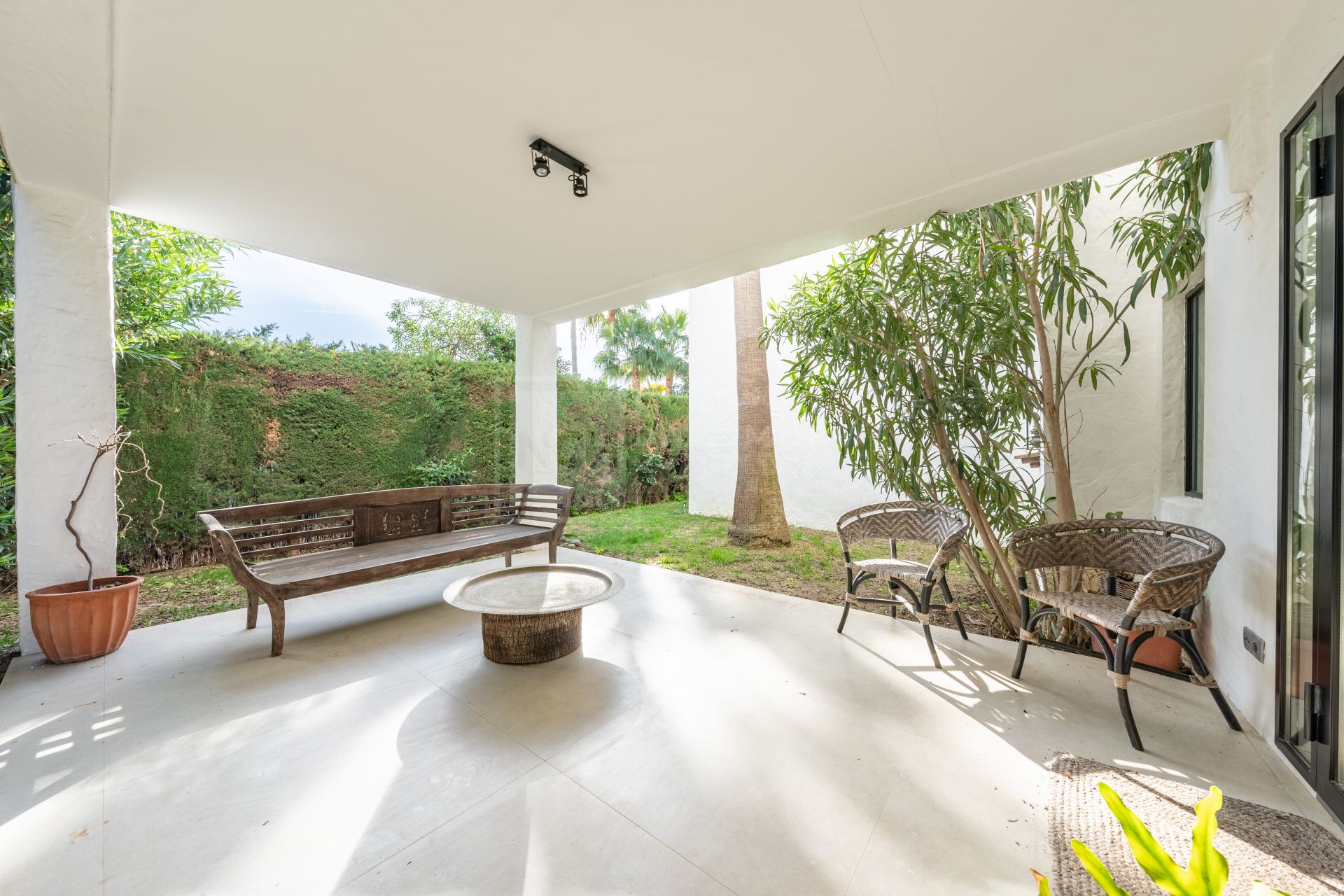 Charming & Artistic 4-Bedroom Villa in Atalaya