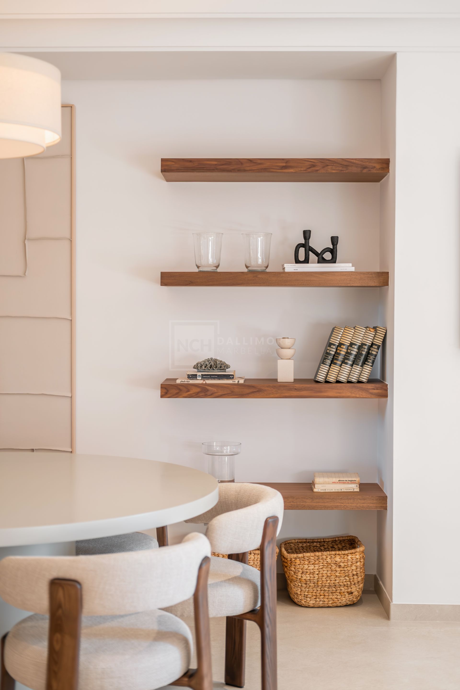 Fully Renovated 4-Bed Townhouse With Private Garden, Garage And Solarium