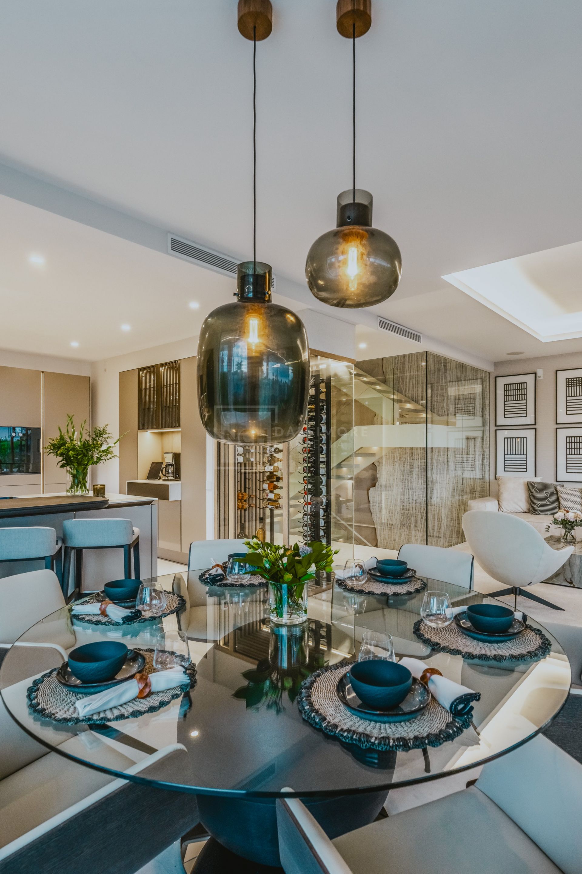 Luxury 4-Bedroom Semi-Detached Villa with Rooftop Pool, Nueva Andalucía