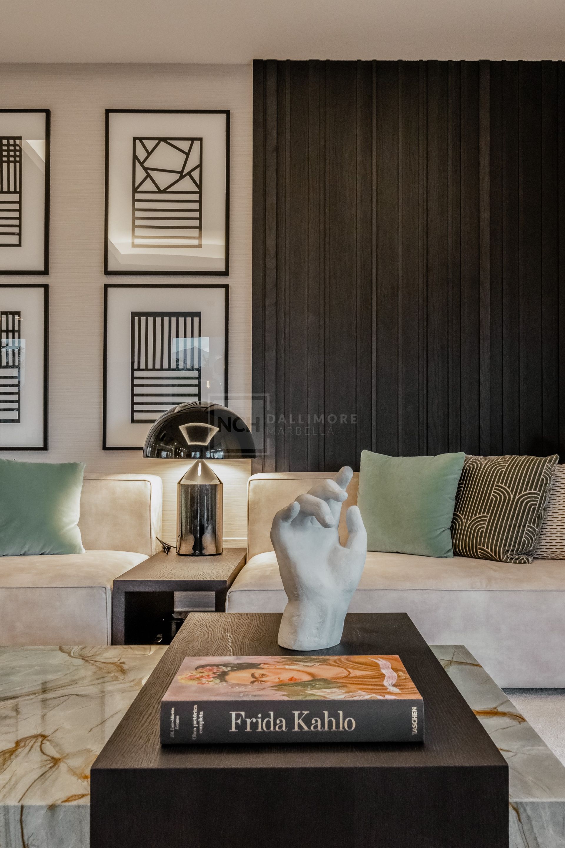 Luxury 4-Bedroom Semi-Detached Villa with Rooftop Pool, Nueva Andalucía