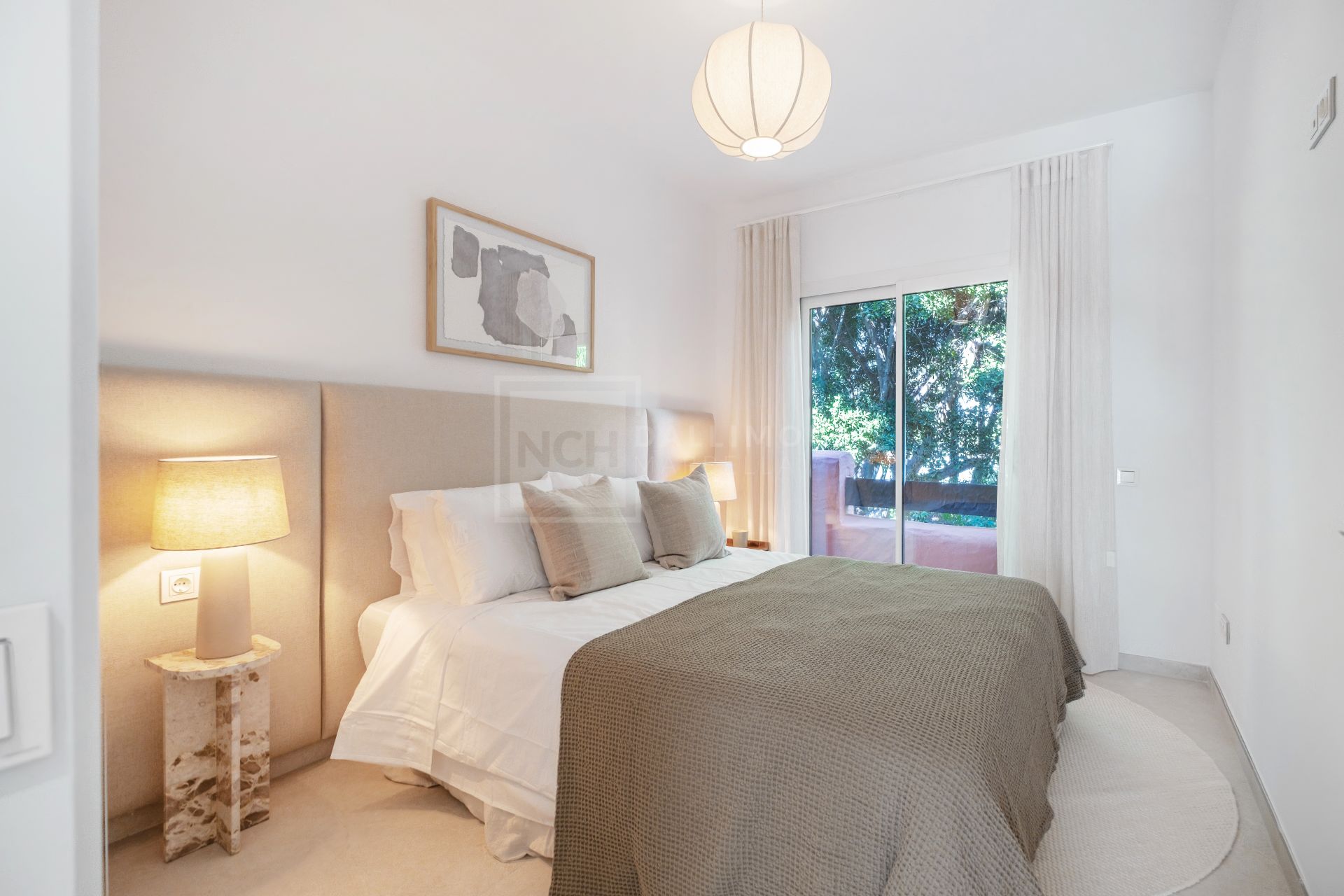 Renovated 4 Bedroom Golden Mile Townhouse With Rooftop Solarium And Private Garden
