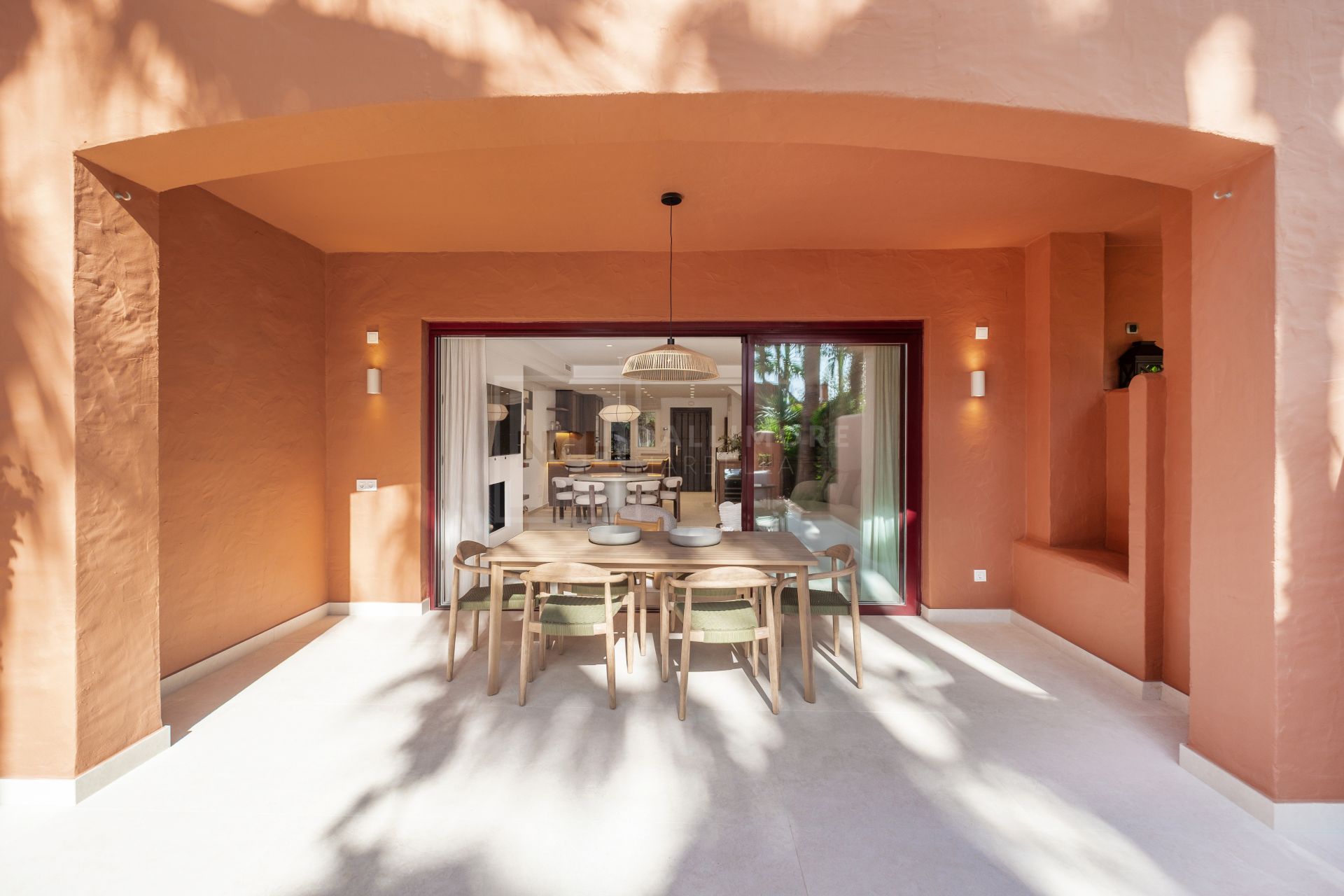Renovated 4 Bedroom Golden Mile Townhouse With Rooftop Solarium And Private Garden