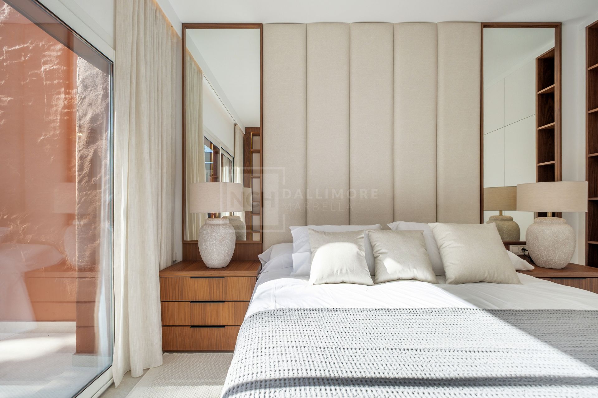 Renovated 4 Bedroom Golden Mile Townhouse With Rooftop Solarium And Private Garden
