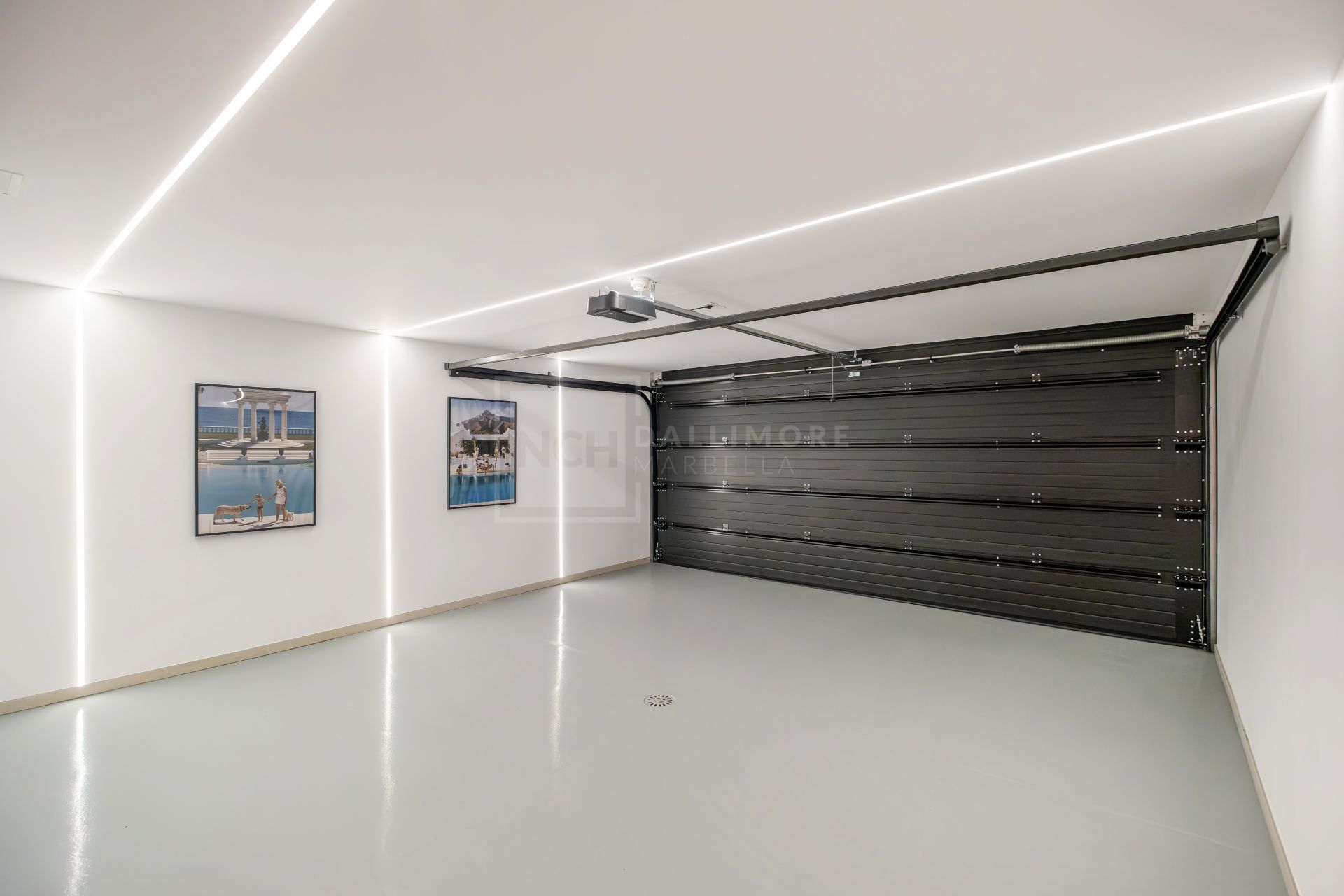 Renovated 4 Bedroom Golden Mile Townhouse With Rooftop Solarium And Private Garden