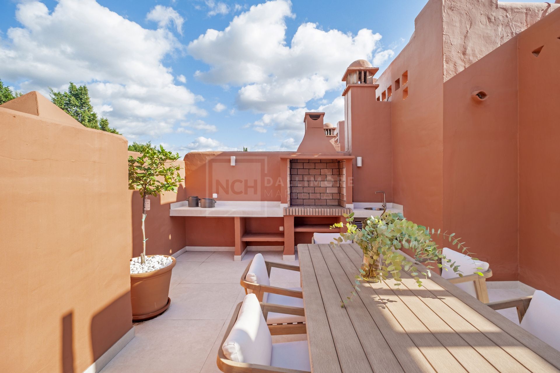 Renovated 4 Bedroom Golden Mile Townhouse With Rooftop Solarium And Private Garden