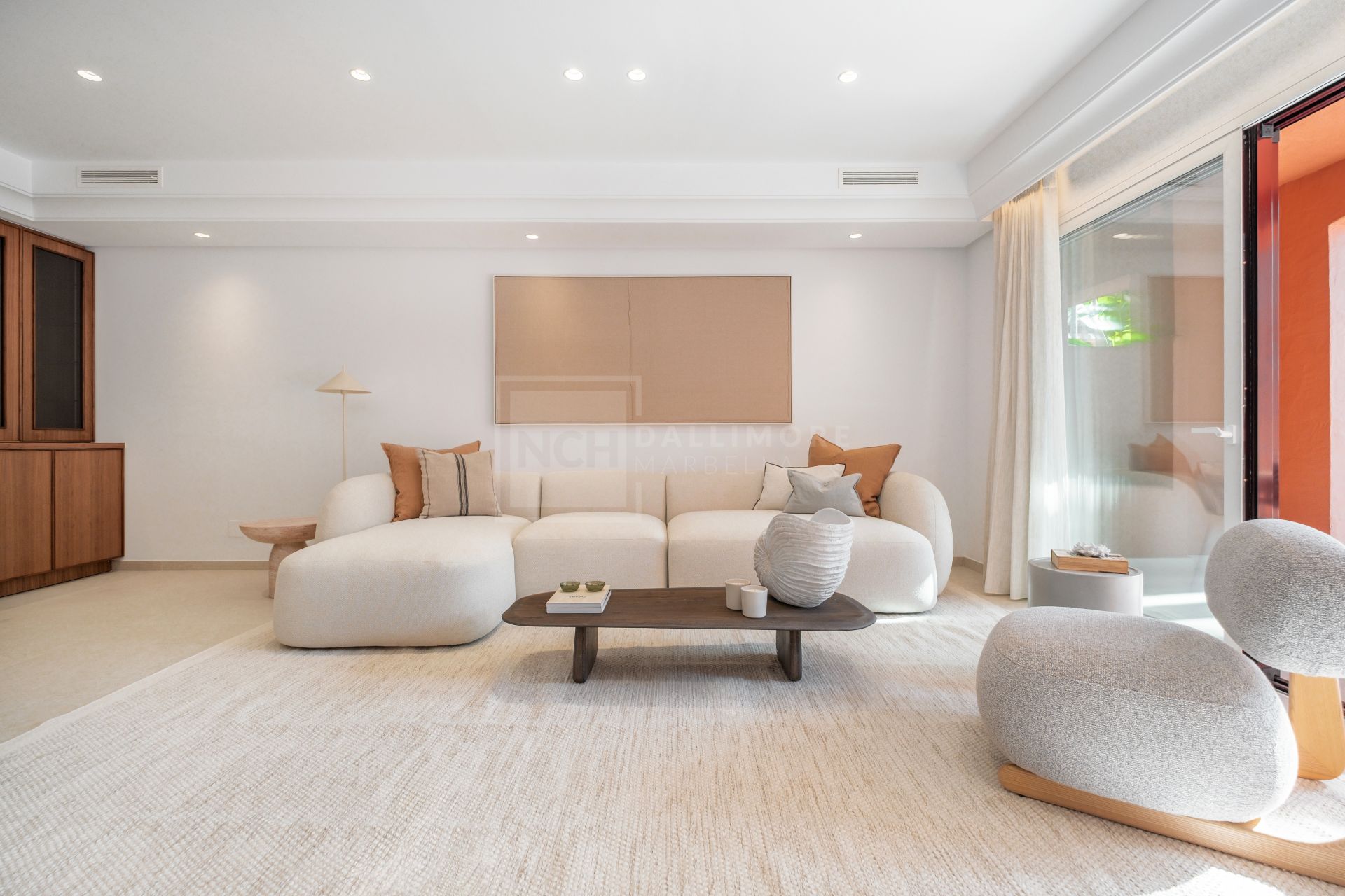 Renovated 4 Bedroom Golden Mile Townhouse With Rooftop Solarium And Private Garden