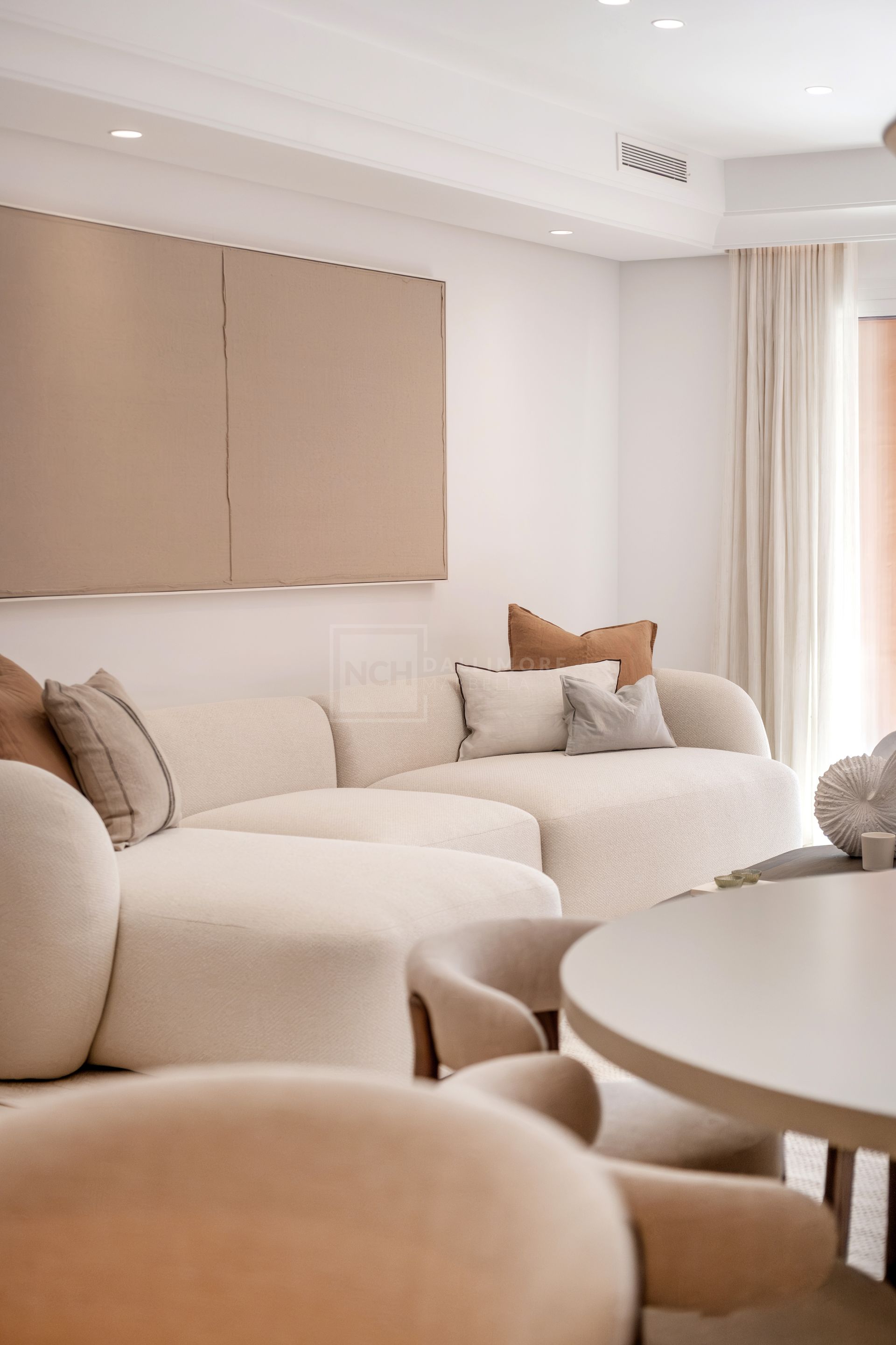 Renovated 4 Bedroom Golden Mile Townhouse With Rooftop Solarium And Private Garden