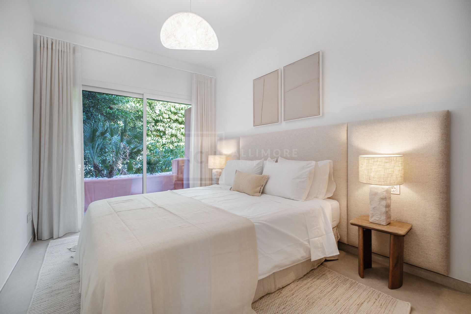 Renovated 4 Bedroom Golden Mile Townhouse With Rooftop Solarium And Private Garden