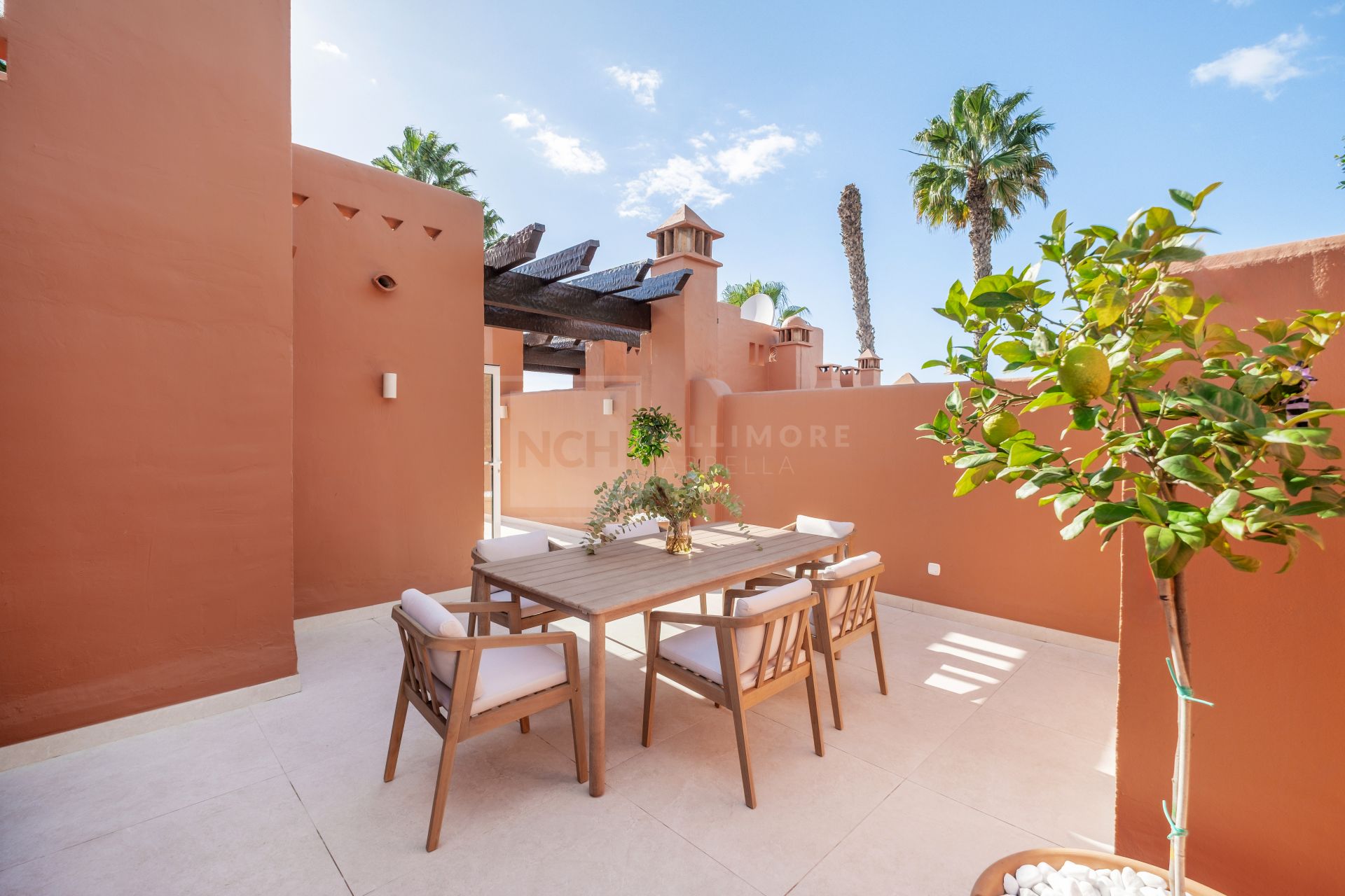 Renovated 4 Bedroom Golden Mile Townhouse With Rooftop Solarium And Private Garden