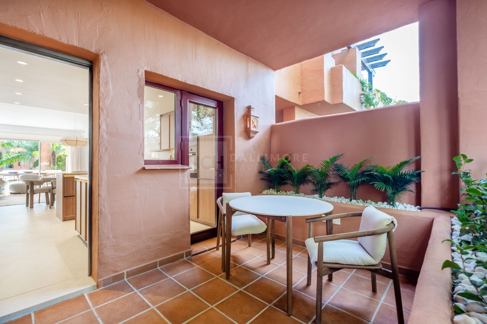 Renovated 4 Bedroom Golden Mile Townhouse With Rooftop Solarium And Private Garden