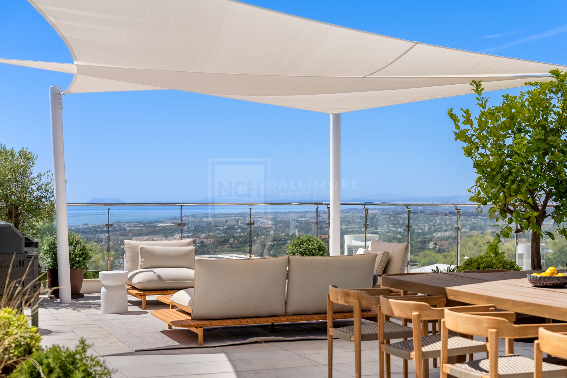Fully Refurbished Townhouse Located in Sierra Blanca, Marbella