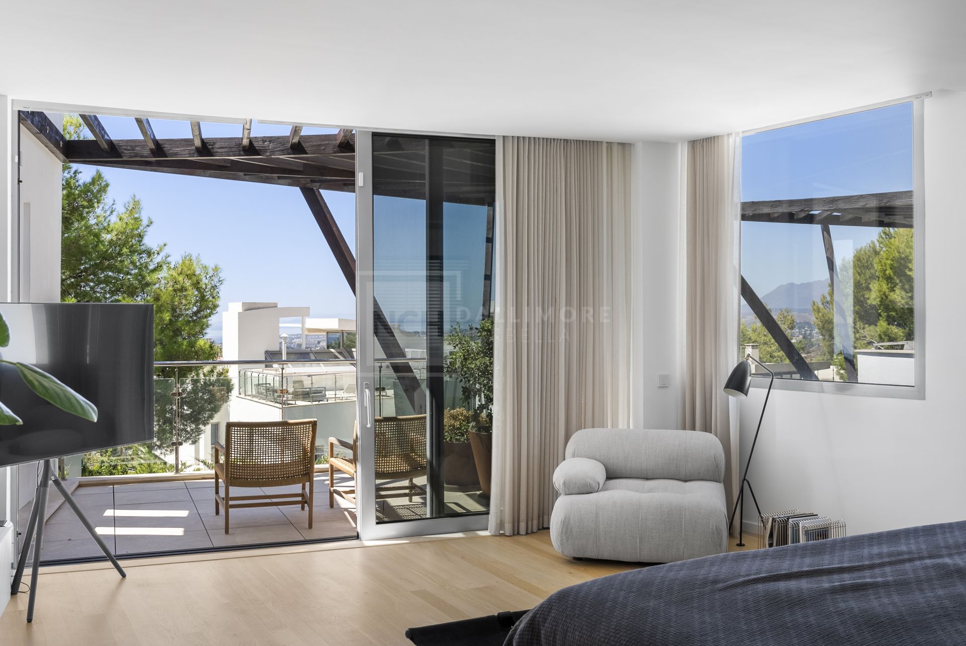 Fully Refurbished Townhouse Located in Sierra Blanca, Marbella