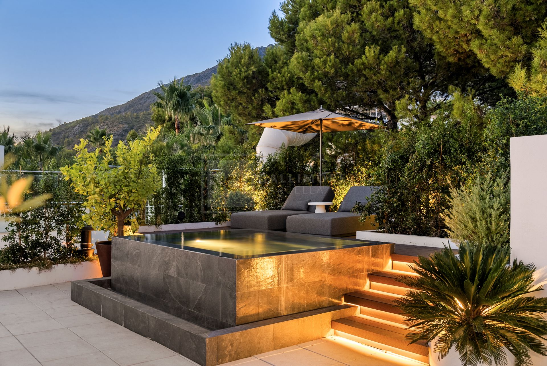 Fully Refurbished Townhouse Located in Sierra Blanca, Marbella