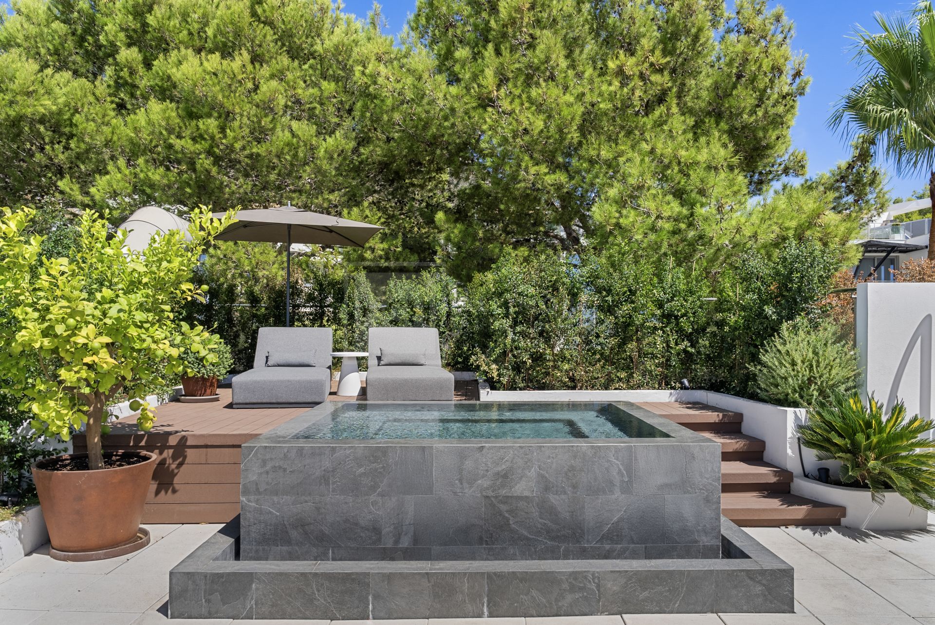 Fully Refurbished Townhouse Located in Sierra Blanca, Marbella