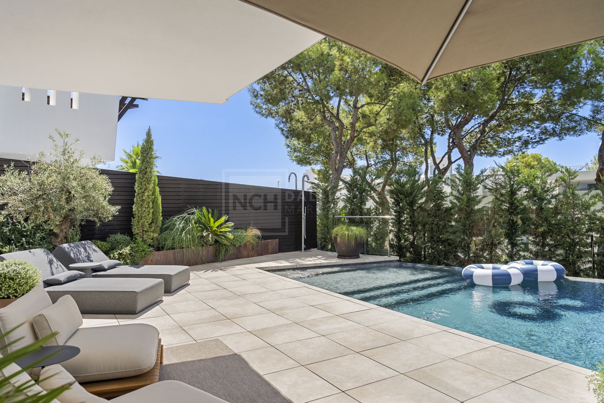 Fully Refurbished Townhouse Located in Sierra Blanca, Marbella