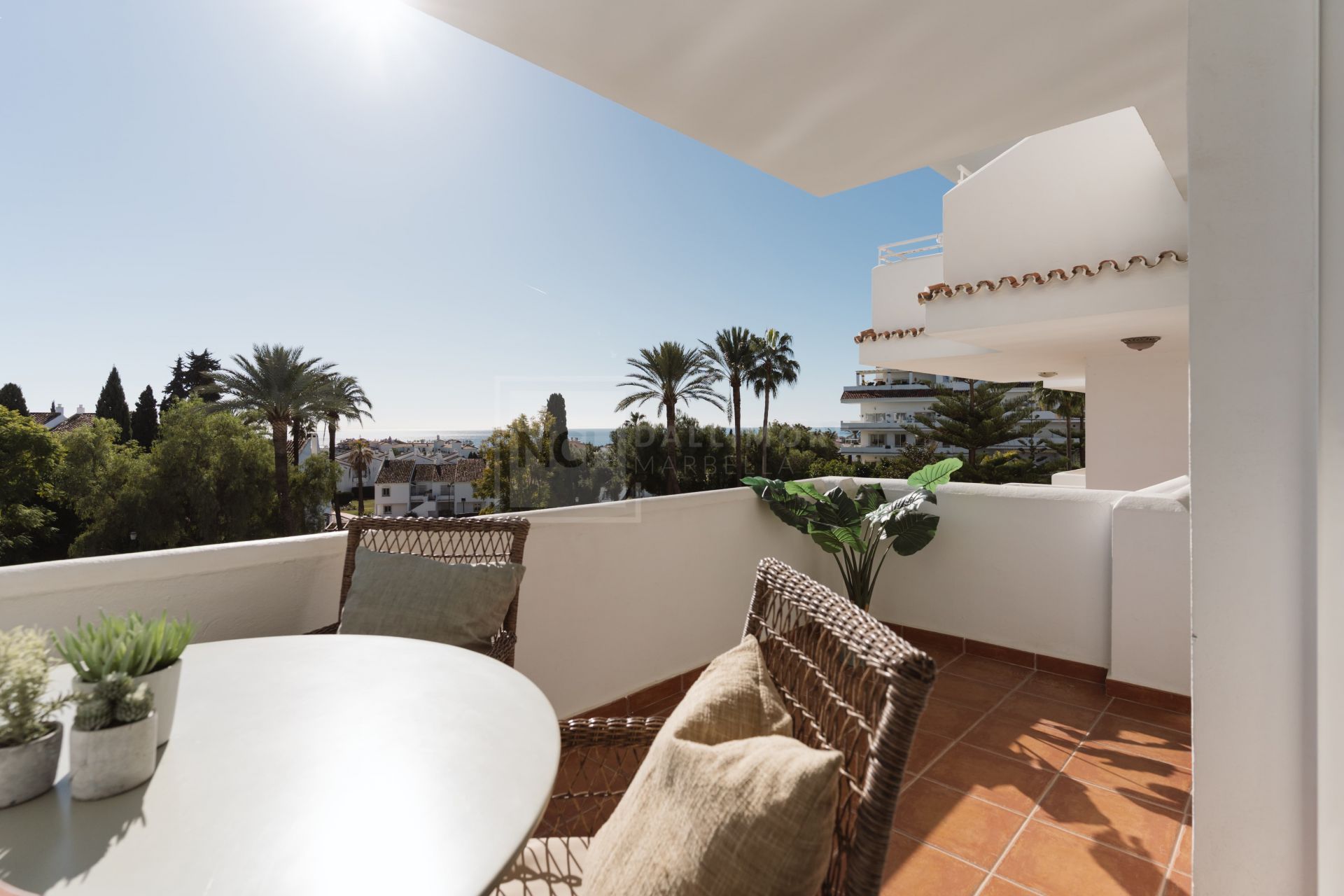 2-Bedroom Apartment With Panoramic Sea Views in Prime Location