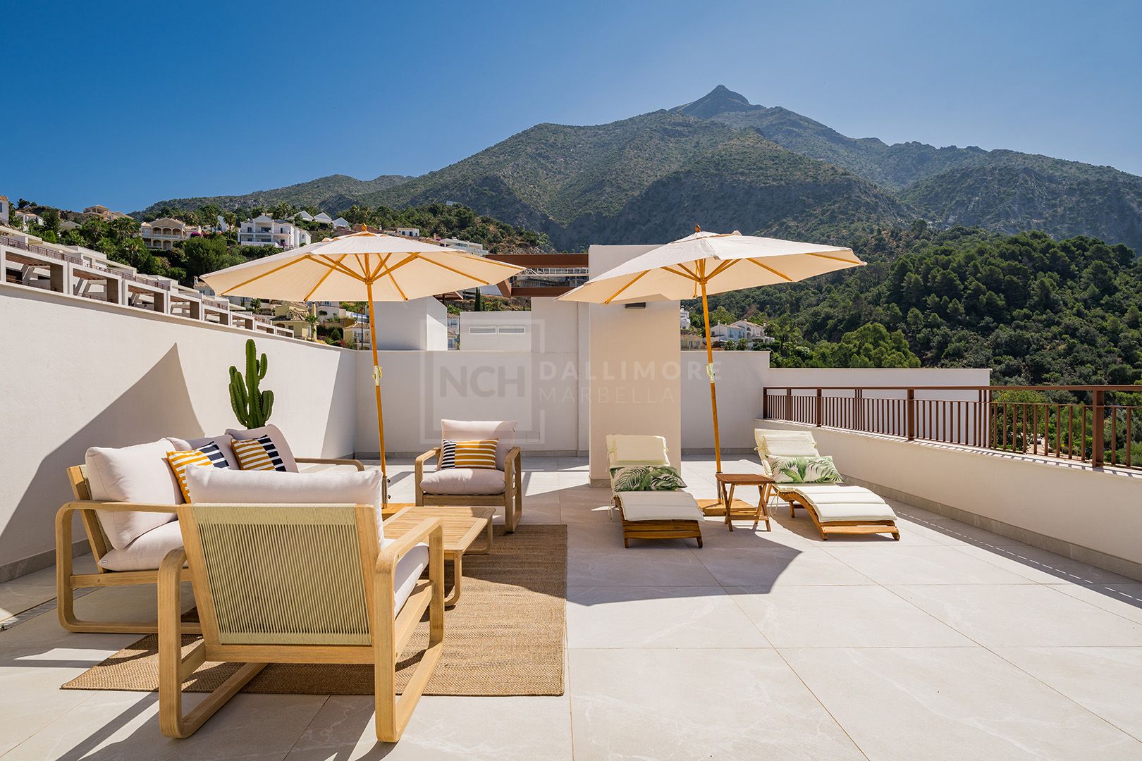 Stunning 3-Bedroom Duplex Penthouse in Almazara Hills