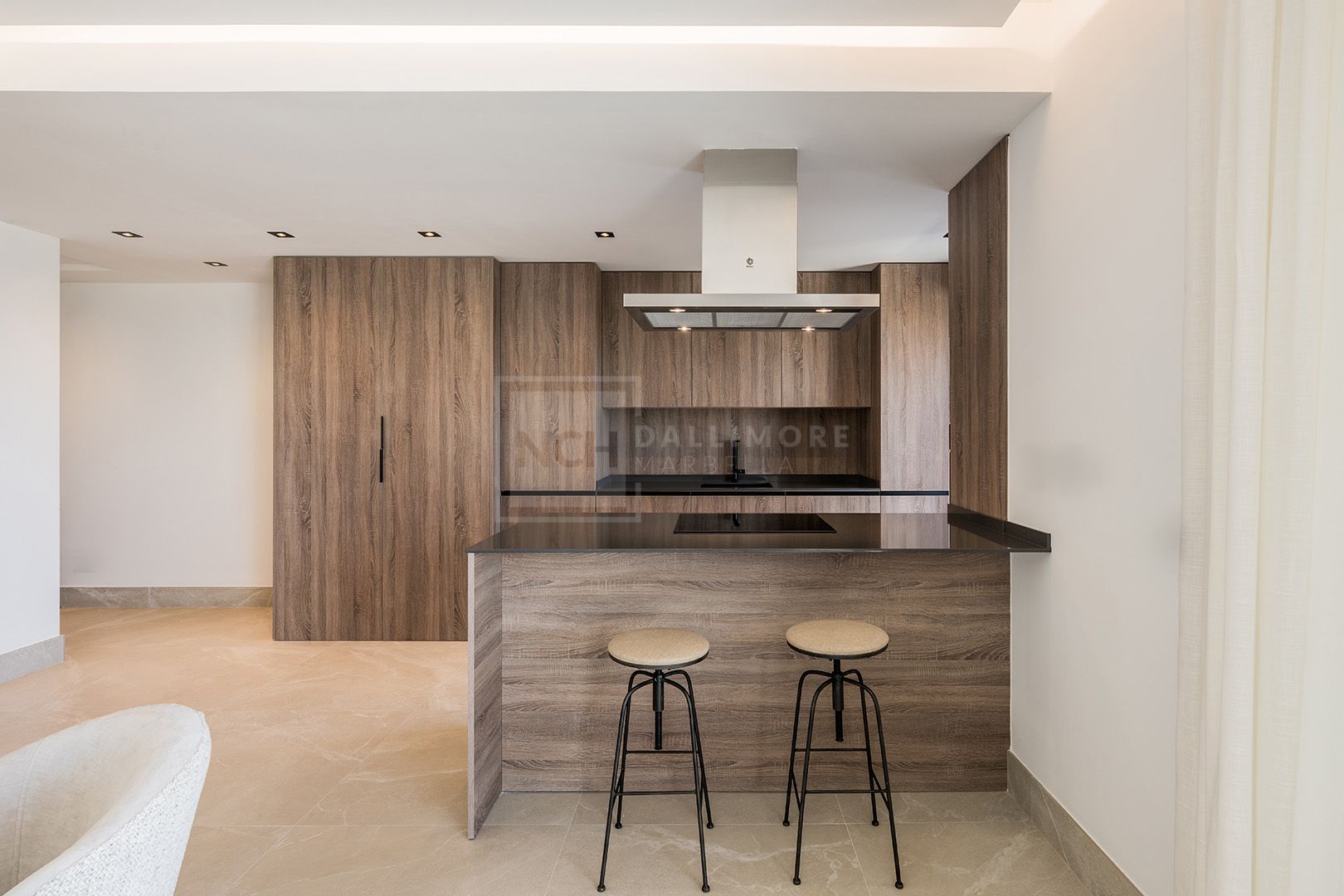 Stunning 3-Bedroom Duplex Penthouse in Almazara Hills