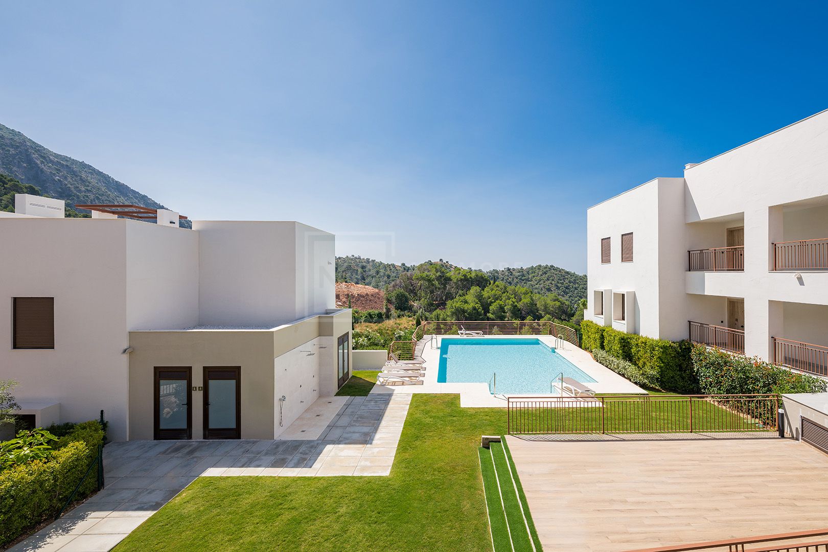 Stunning 3-Bedroom Duplex Penthouse in Almazara Hills